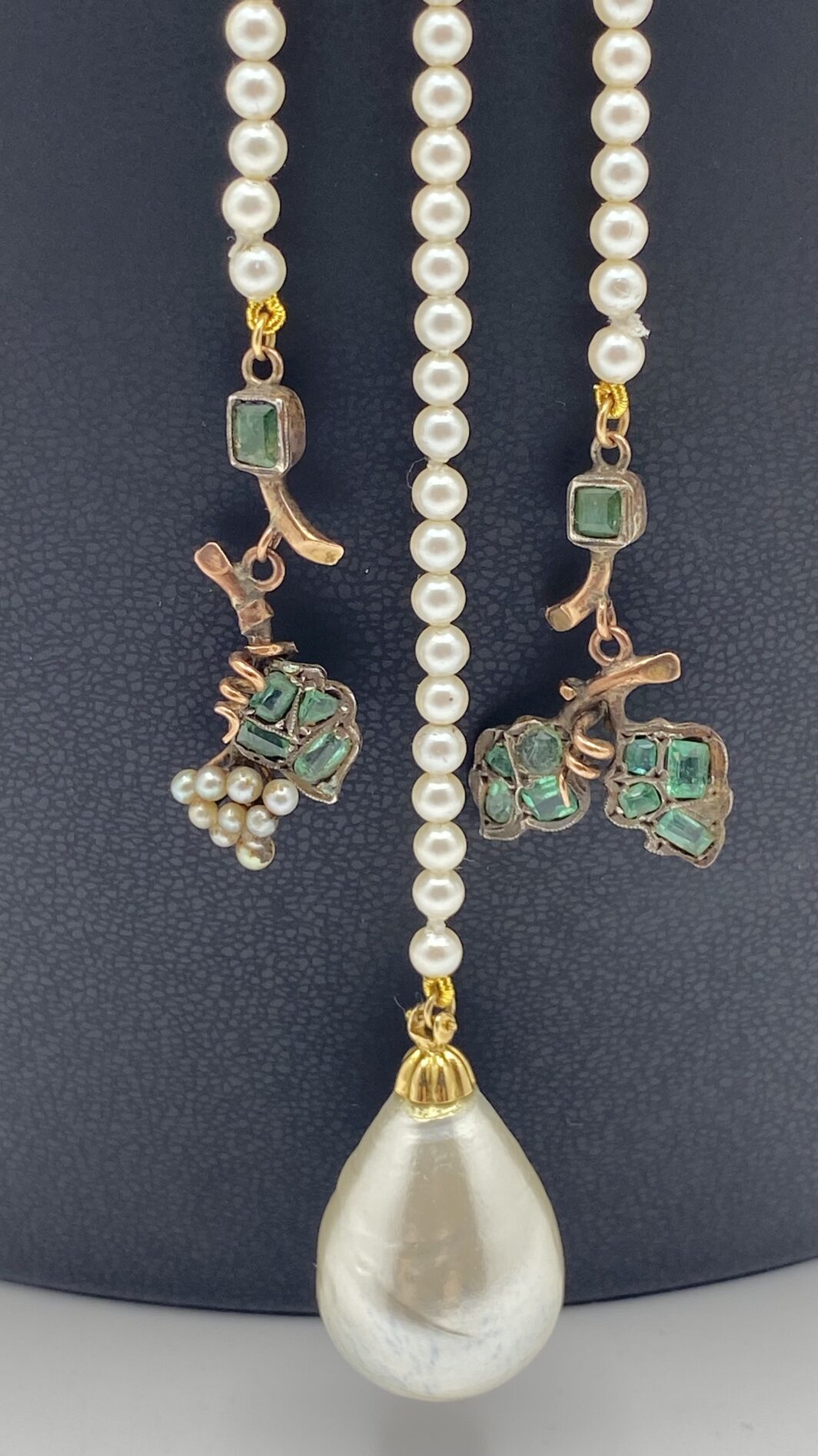 ELEGANZA E LEGGIADRIA DELL’ ART NOUVEAU: IL VOLO DI UNA RONDINE E L’ABBONDANZA DEI TRALCI D’UVA IN SMERALDI, PERLE E ORO. - immagine 7
