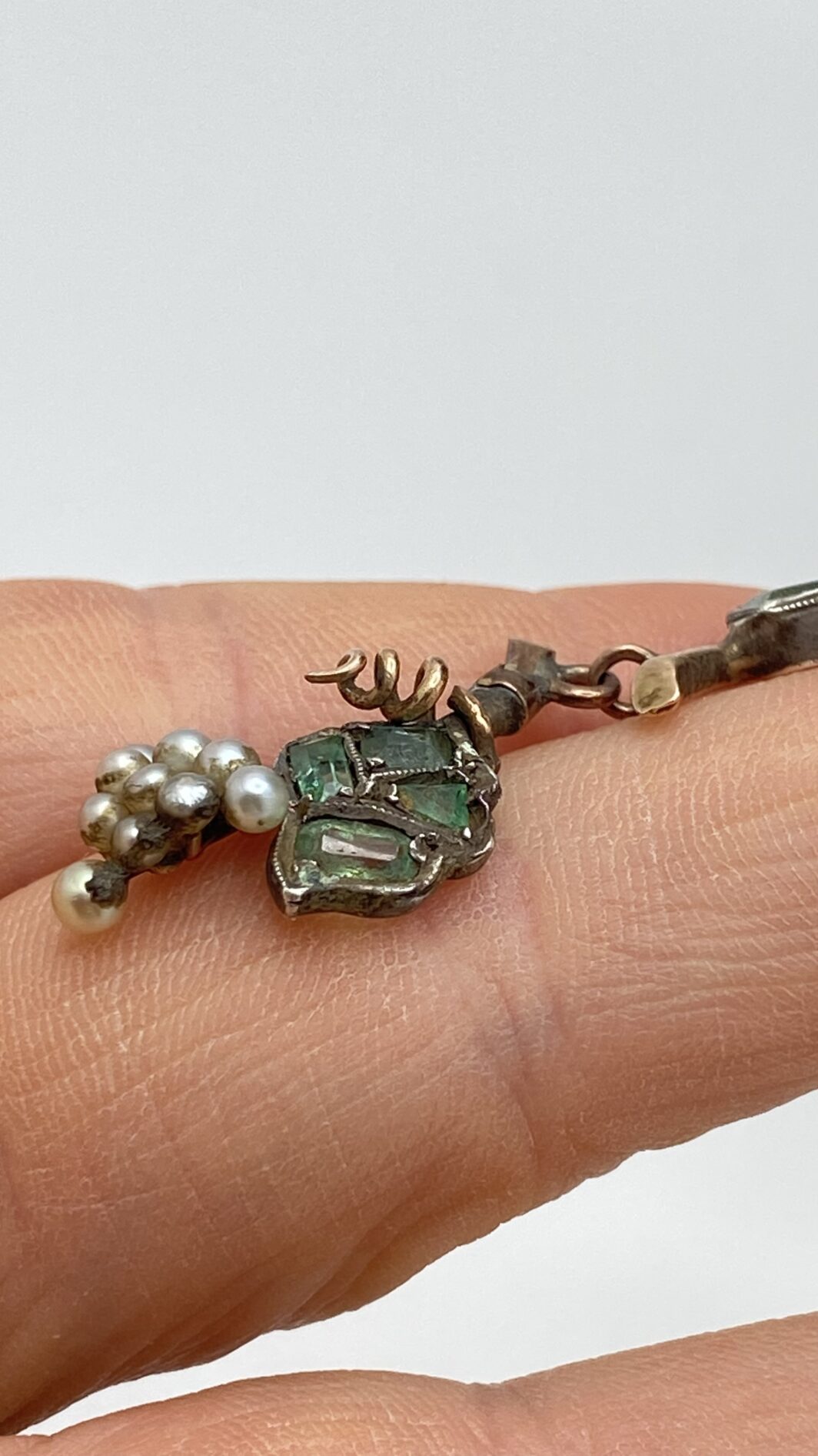 ELEGANZA E LEGGIADRIA DELL’ ART NOUVEAU: IL VOLO DI UNA RONDINE E L’ABBONDANZA DEI TRALCI D’UVA IN SMERALDI, PERLE E ORO. - immagine 22