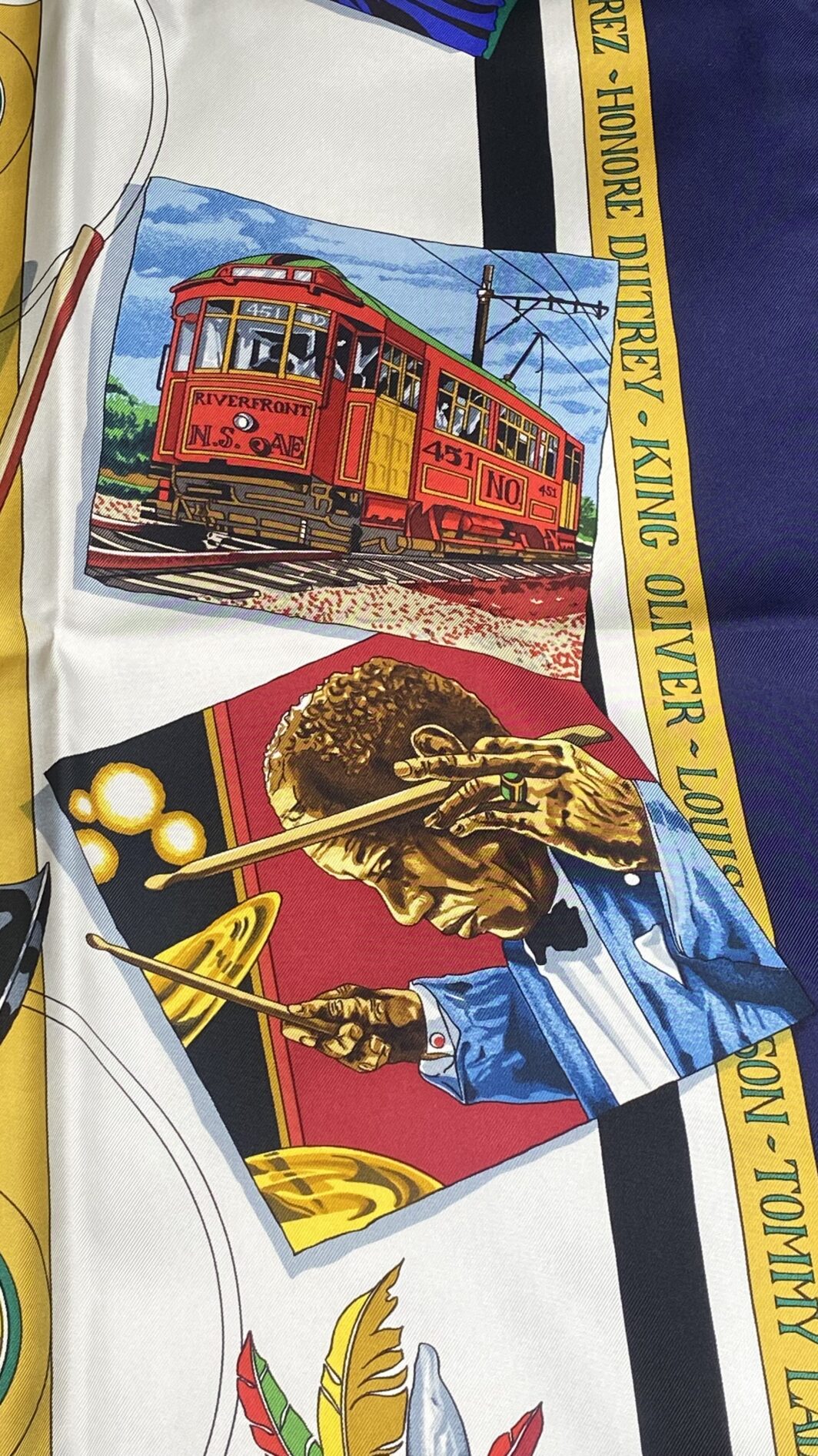 HERMÈS CARRÉ 90 VINTAGE “NEW ORLEANS CREOLE JAZZ”  BY LOÏC DUBIGEON, ANNO 1996  L’ENERGIA DEL JAZZ IN TWILL DI SETA PURA. - immagine 18