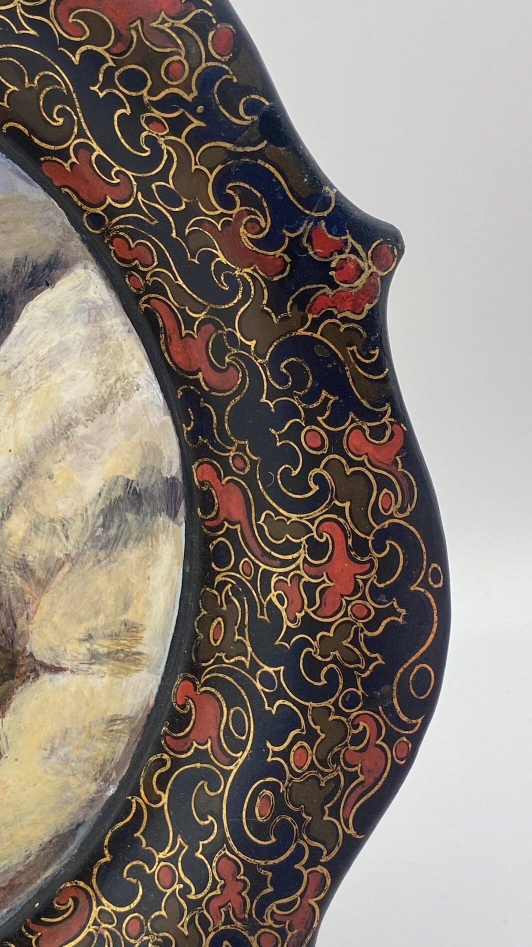 STRAORDINARIO PIATTO VITTORIANO IN PAPIER MÂCHÉ, CON DIPINTO DI CANE TERRIER. UN CAPOLAVORO DI ARTE DECORATIVA DEL XIX sec. - immagine 8