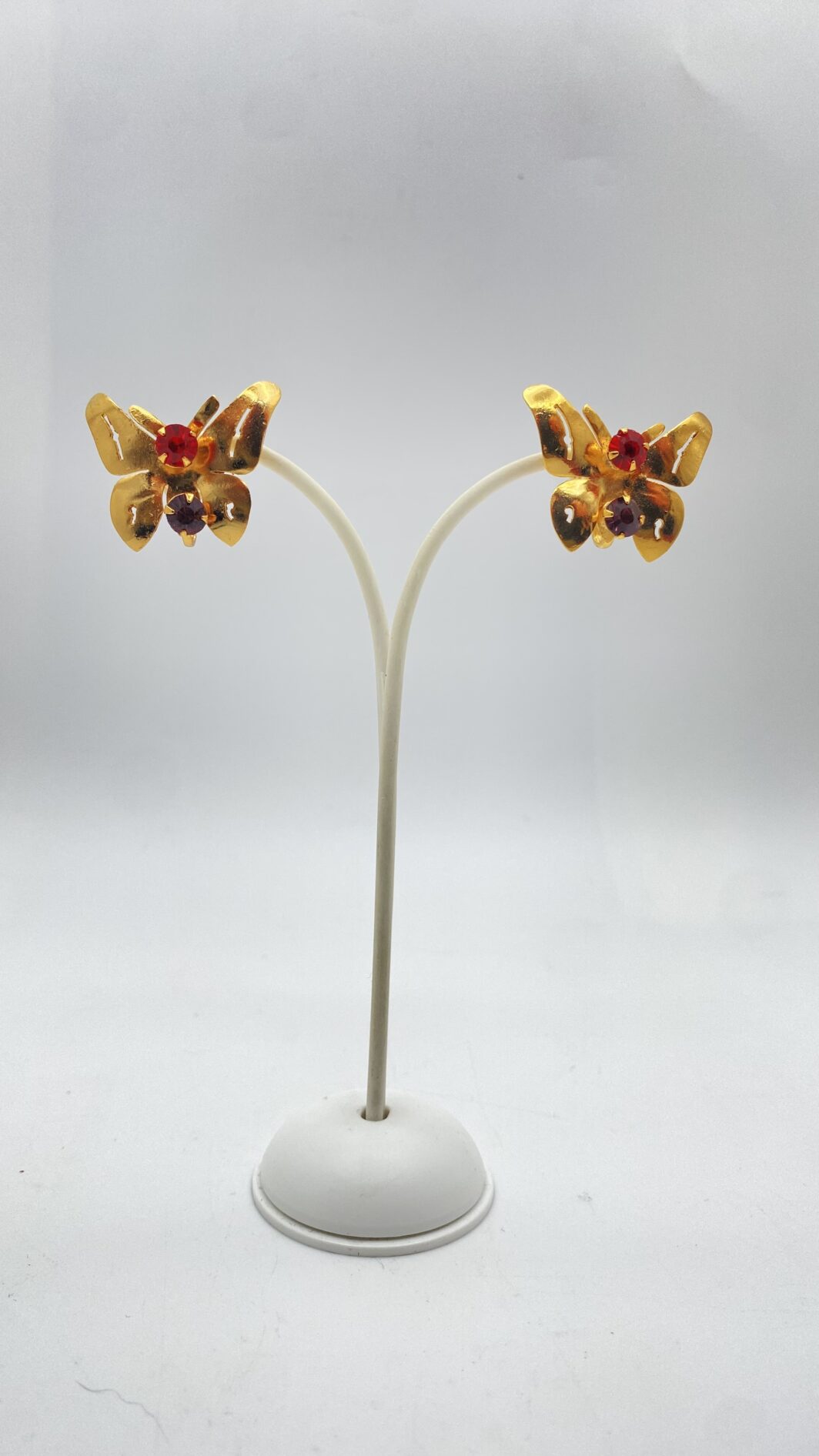 “CORO STERLING” FARFALLE DORATE IN ARGENTO: LEGGEREZZA, LUCE E STILE SENZA TEMPO. BIGIOTTERIA AMERICANA ANNI ‘40. - immagine 3