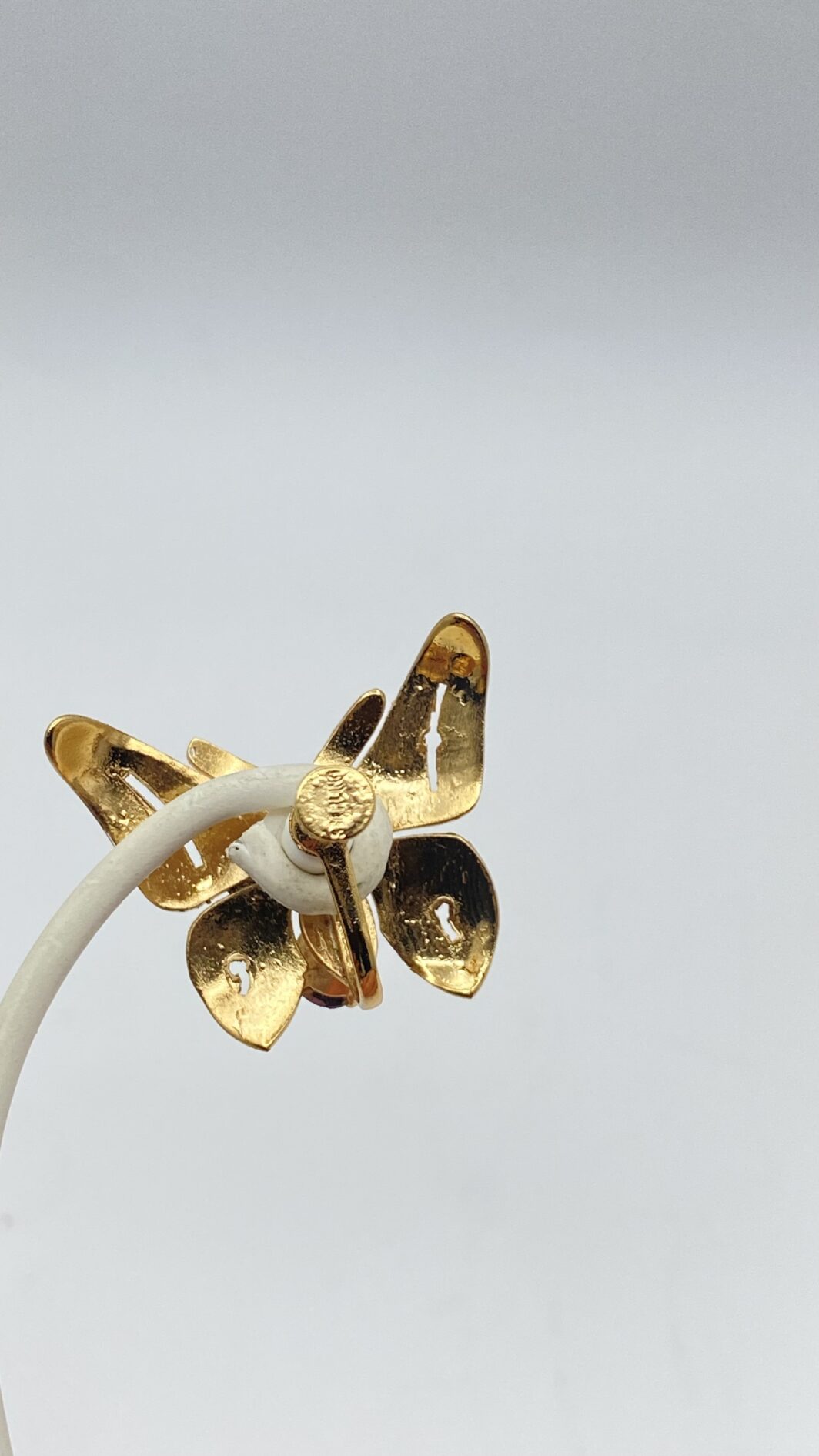 “CORO STERLING” FARFALLE DORATE IN ARGENTO: LEGGEREZZA, LUCE E STILE SENZA TEMPO. BIGIOTTERIA AMERICANA ANNI ‘40. - immagine 14