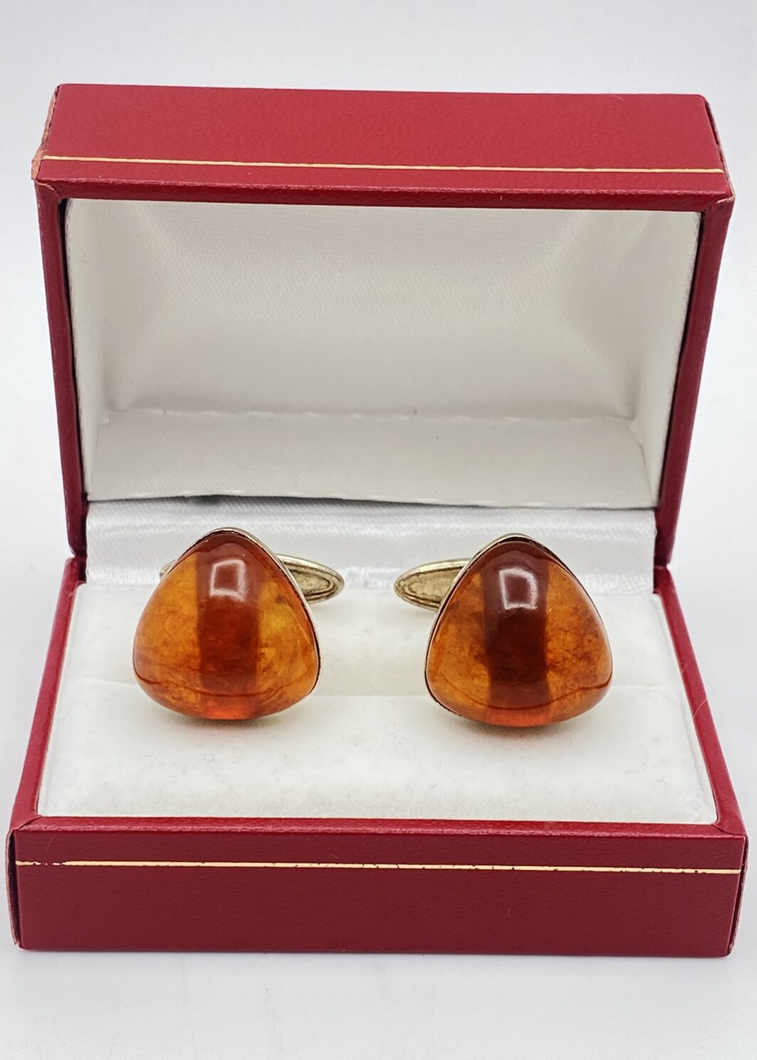 GEMELLI VINTAGE ANNI ‘60: ELEGANZA SOVIETICA IN ARGENTO DORATO E AMBRA BALTICA.