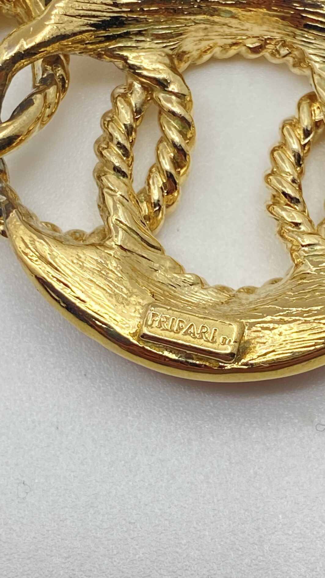 “TRIFARI”. COLLIER VINTAGE ANNI ‘80, IN METALLO GOLDTONE E SMALTO ROSSO. - immagine 7