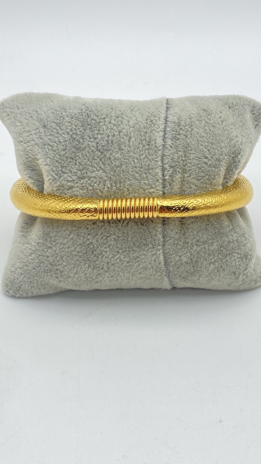 “KENNETH JAY LANE” PER “AVON”. MERAVIGLIOSO BRACCIALE IN METALLO GOLDTONE E CRISTALLI, CON TESTE DI ARIETE. USA VINTAGE ANNI ‘80 - immagine 7
