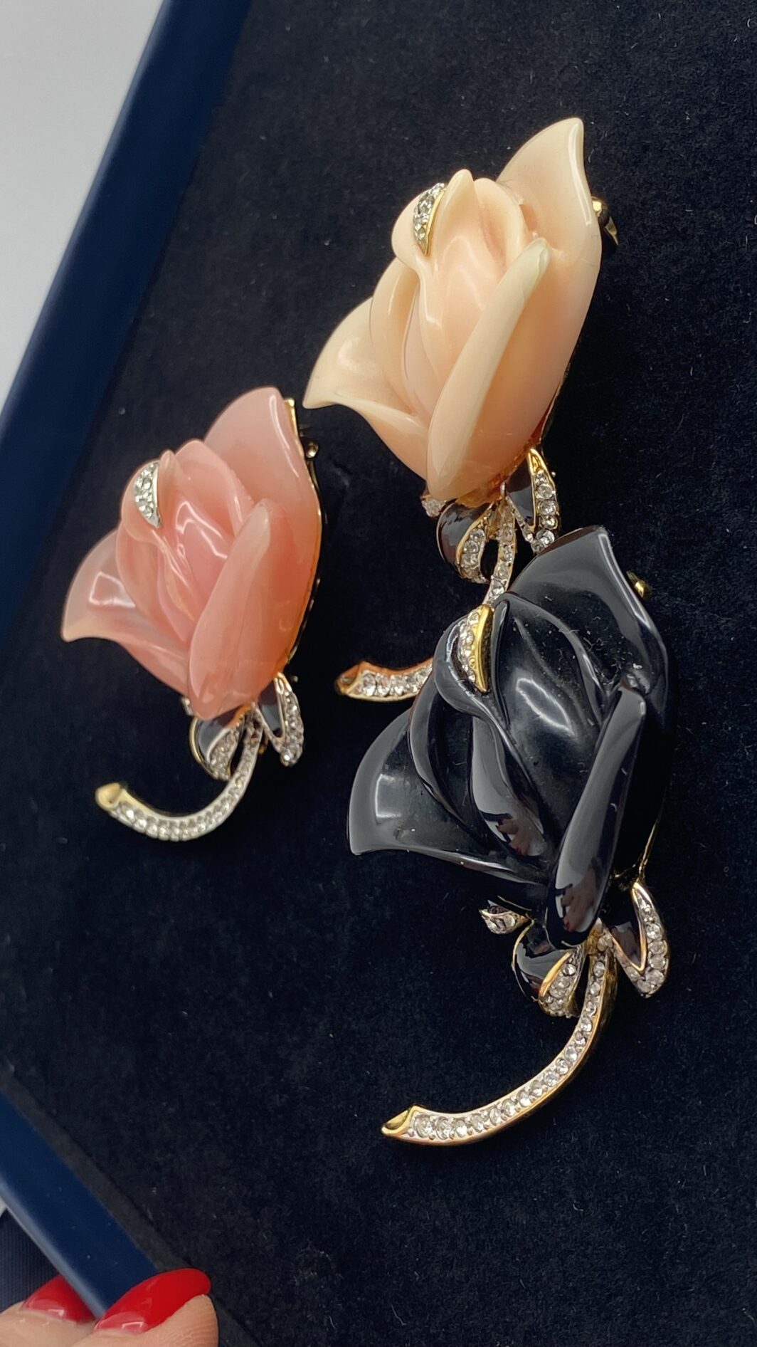 TRITTICO DI ROSE VINTAGE KENNETH JAY LANE: ELEGANZA SENZA TEMPO - immagine 4