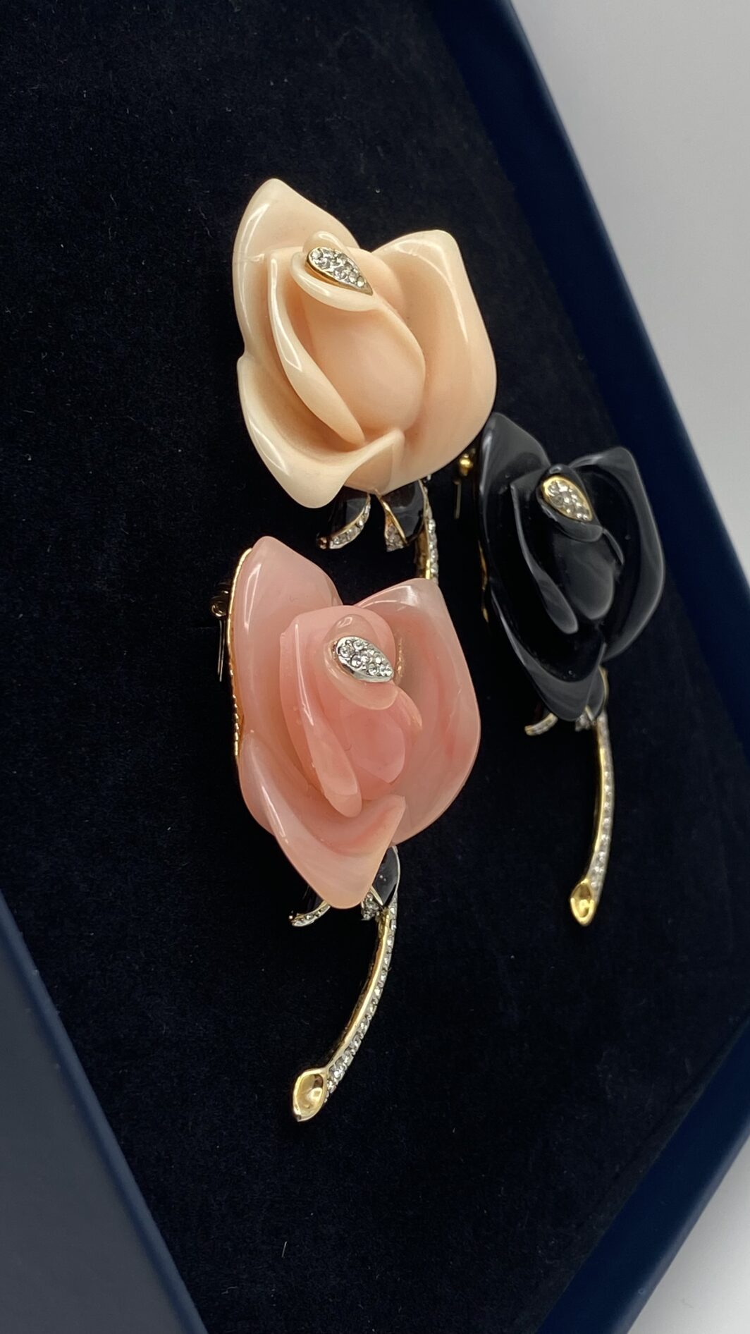TRITTICO DI ROSE VINTAGE KENNETH JAY LANE: ELEGANZA SENZA TEMPO - immagine 2
