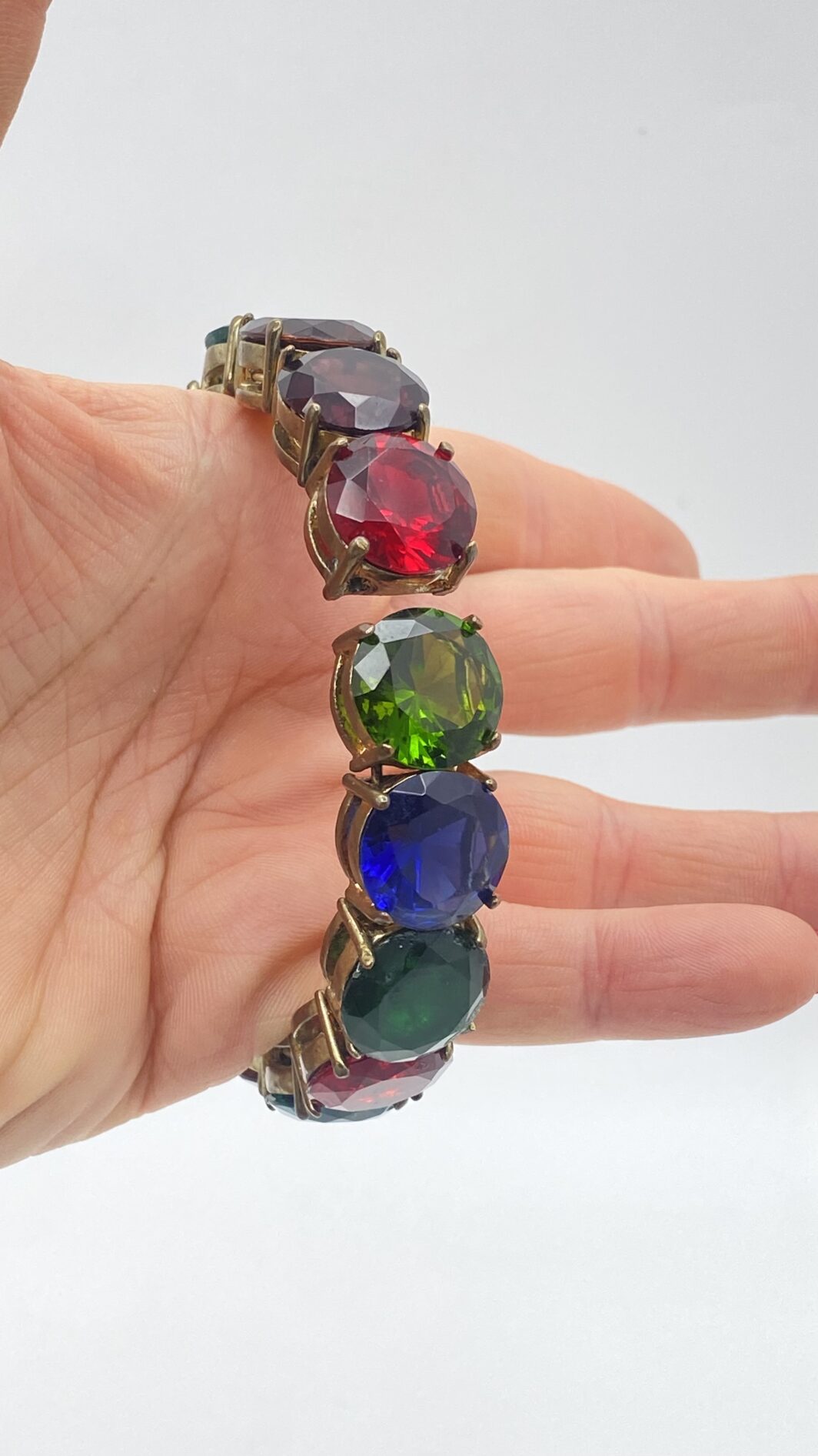 BRACCIALE VINTAGE ANNI ‘50 – ESPLOSIONE DI COLORE IN CRISTALLI POLICROMI E METALLO GOLDTONE - immagine 8