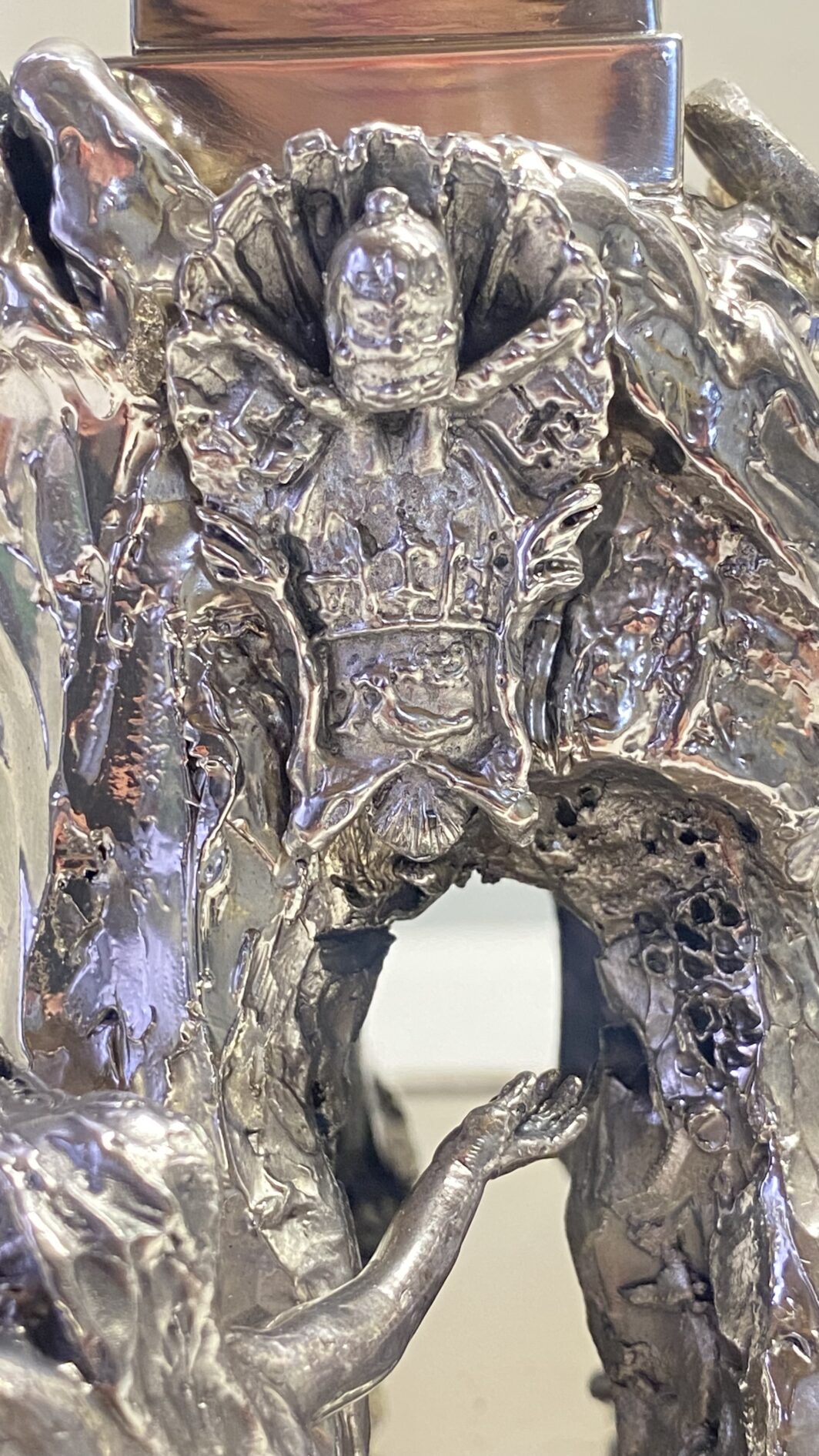 SORPRENDENTE E GRANDE SOURTOUT VINTAGE DELLA CELEBRE CASA ARGENTIERA ROMANA “RIDI E MADON”, IN ARGENTO MASSICCIO 925 E TRAVERTINO, RAFFIGURANTE LE FAMOSE FONTANE DELLA CELEBRE PIAZZA NAVONA : LA FONTANA DEL MORO, DEI QUATTRO FIUMI E LA FONTANA DEL NETTUNO. (IL PREZZO SI RIFERISCE AL COMPLETO, MA I PEZZI POSSONO ESSERE VENDUTI ANCHE SINGOLARMENTE – CONTATTAMI PER IL PREZZO DI CIASCUNO) - immagine 9