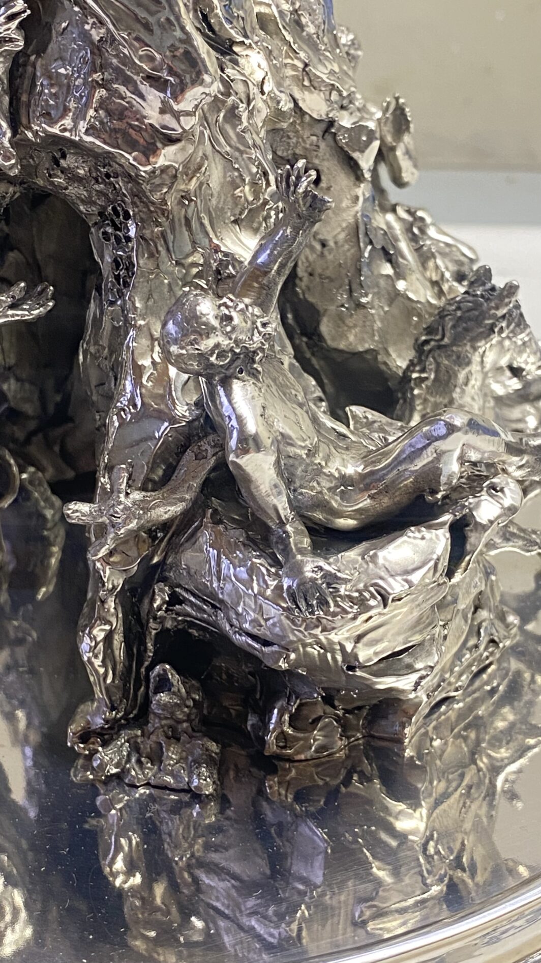 SORPRENDENTE E GRANDE SOURTOUT VINTAGE DELLA CELEBRE CASA ARGENTIERA ROMANA “RIDI E MADON”, IN ARGENTO MASSICCIO 925 E TRAVERTINO, RAFFIGURANTE LE FAMOSE FONTANE DELLA CELEBRE PIAZZA NAVONA : LA FONTANA DEL MORO, DEI QUATTRO FIUMI E LA FONTANA DEL NETTUNO. (IL PREZZO SI RIFERISCE AL COMPLETO, MA I PEZZI POSSONO ESSERE VENDUTI ANCHE SINGOLARMENTE – CONTATTAMI PER IL PREZZO DI CIASCUNO) - immagine 12