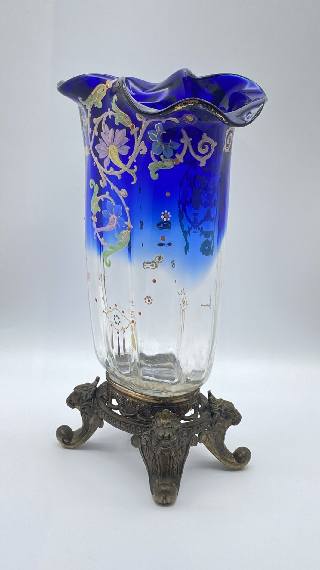RAFFINATO VASO ART NOUVEAU IN VETRO SOFFIATO DIPINTO A MANO A MOTIVI FLOREALI, CON BASE IN BRONZO. FRANCIA, FINE XIX sec. - immagine 7