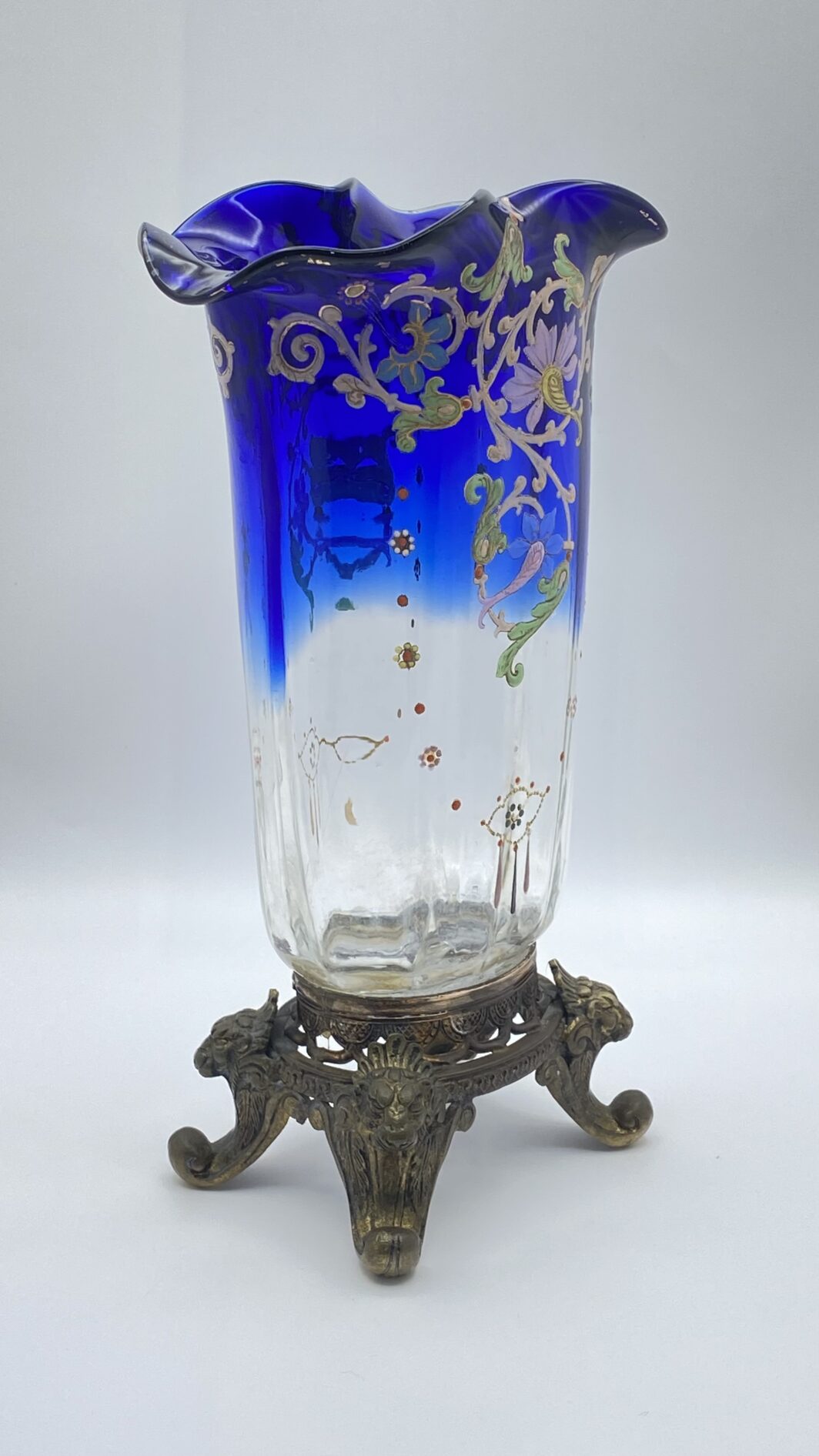 RAFFINATO VASO ART NOUVEAU IN VETRO SOFFIATO DIPINTO A MANO A MOTIVI FLOREALI, CON BASE IN BRONZO. FRANCIA, FINE XIX sec. - immagine 6