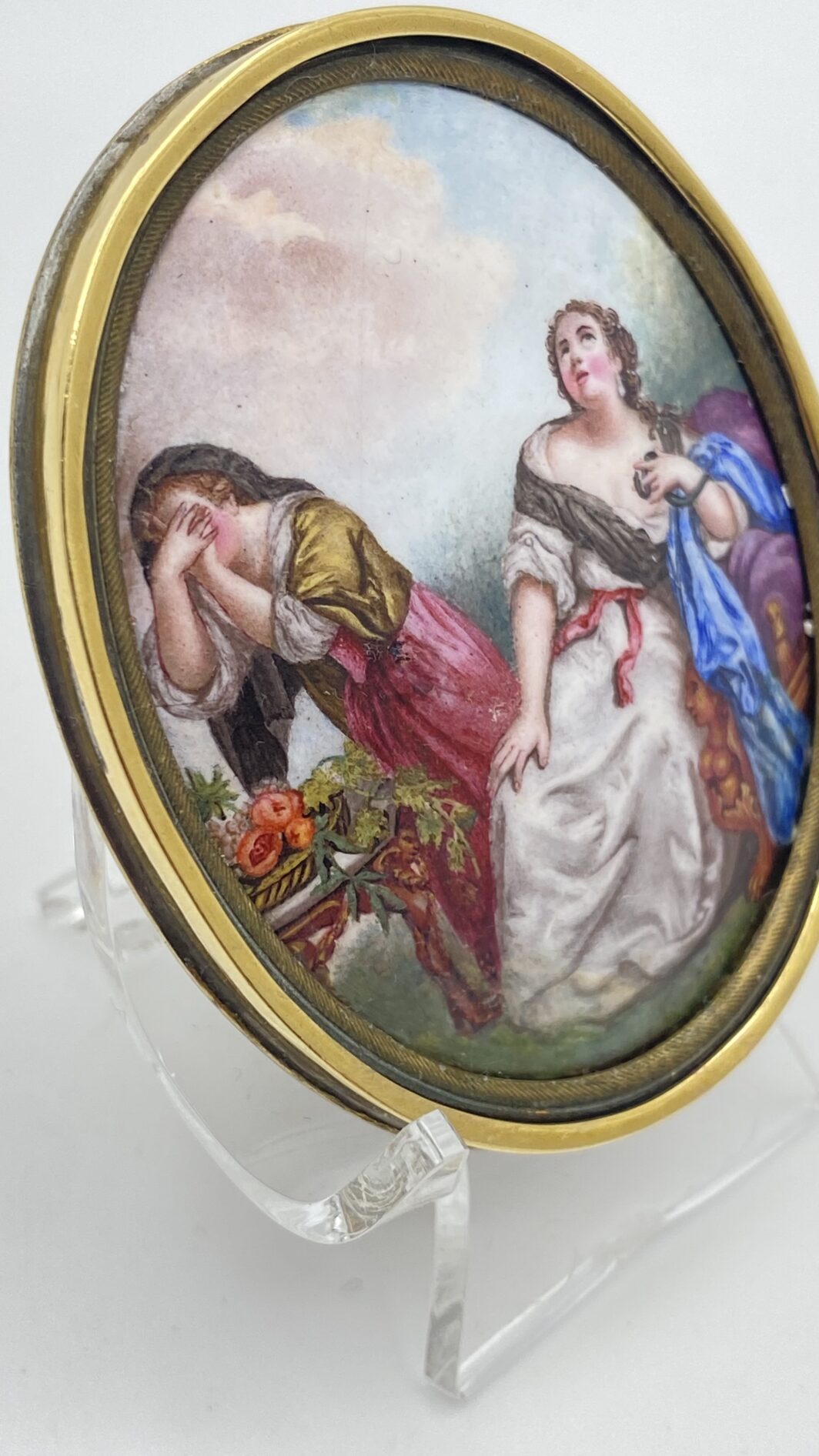 ECCEZIONALE SPILLA DEL XVIII SECOLO IN PORCELLANA DIPINTA, CON CORNICE IN ORO 18KT, ISPIRATA AL CELEBRE DIPINTO DEL MAESTRO PITTORE CASPAR NETSCHER: IL SUICIDIO DI CLEOPATRA. - immagine 4