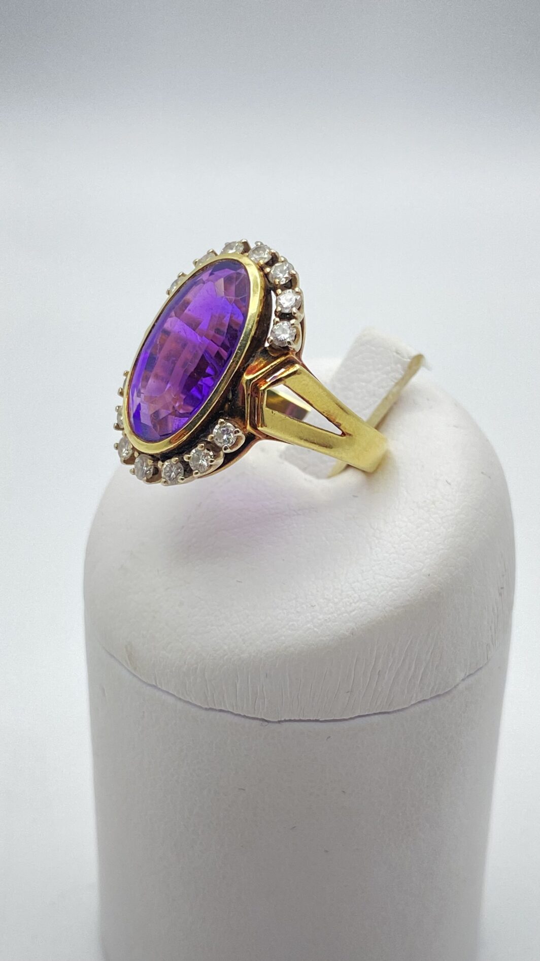 SPLENDIDO ANELLO ART DECO, CON AMETISTA E BRILLANTI, IN ORO 14KT. FRANCIA ANNI’20. - immagine 8