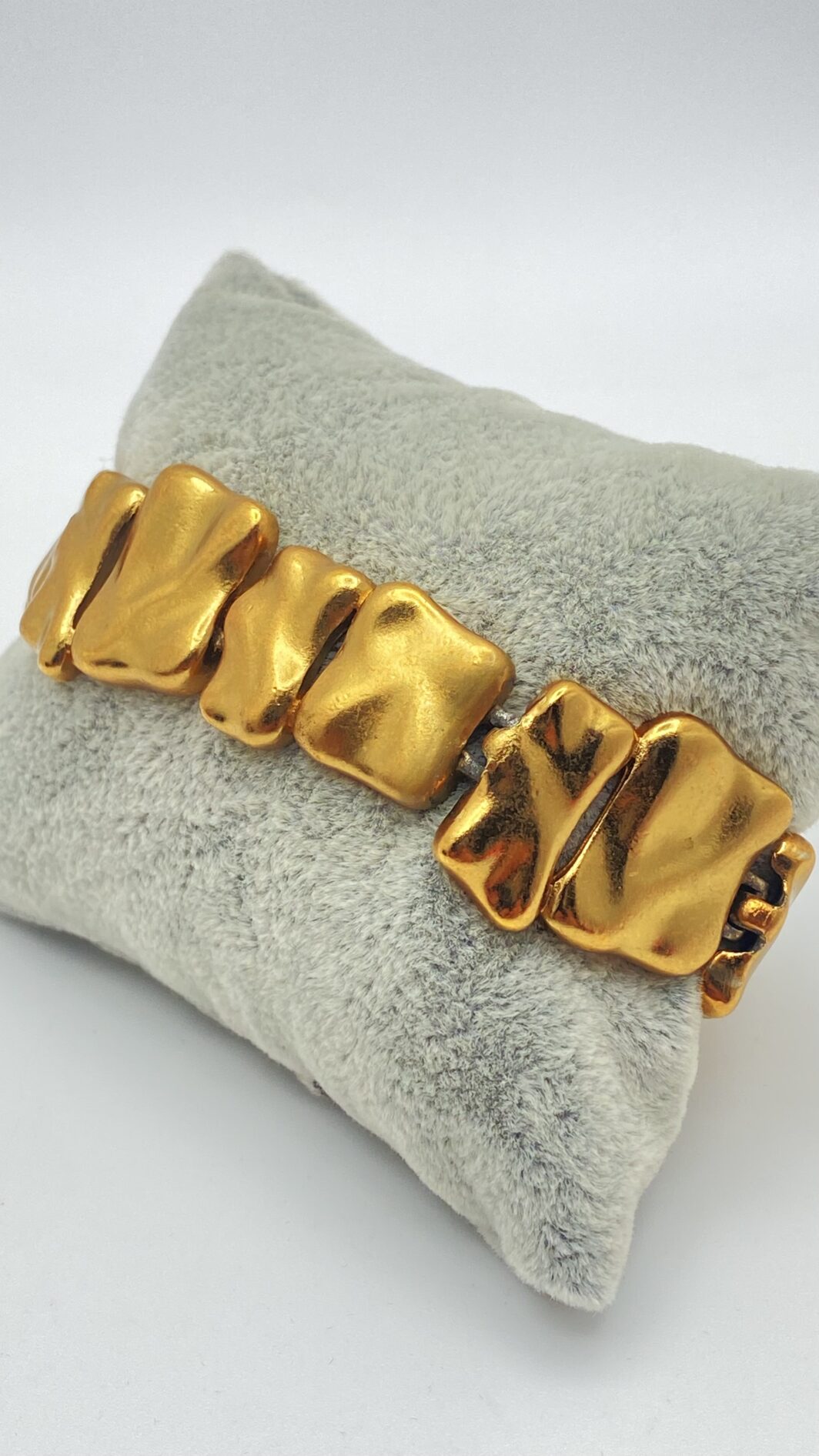 BRACCIALE VINTAGE MONET IN METALLO GOLDTONE DAL DESIGN SCULTOREO