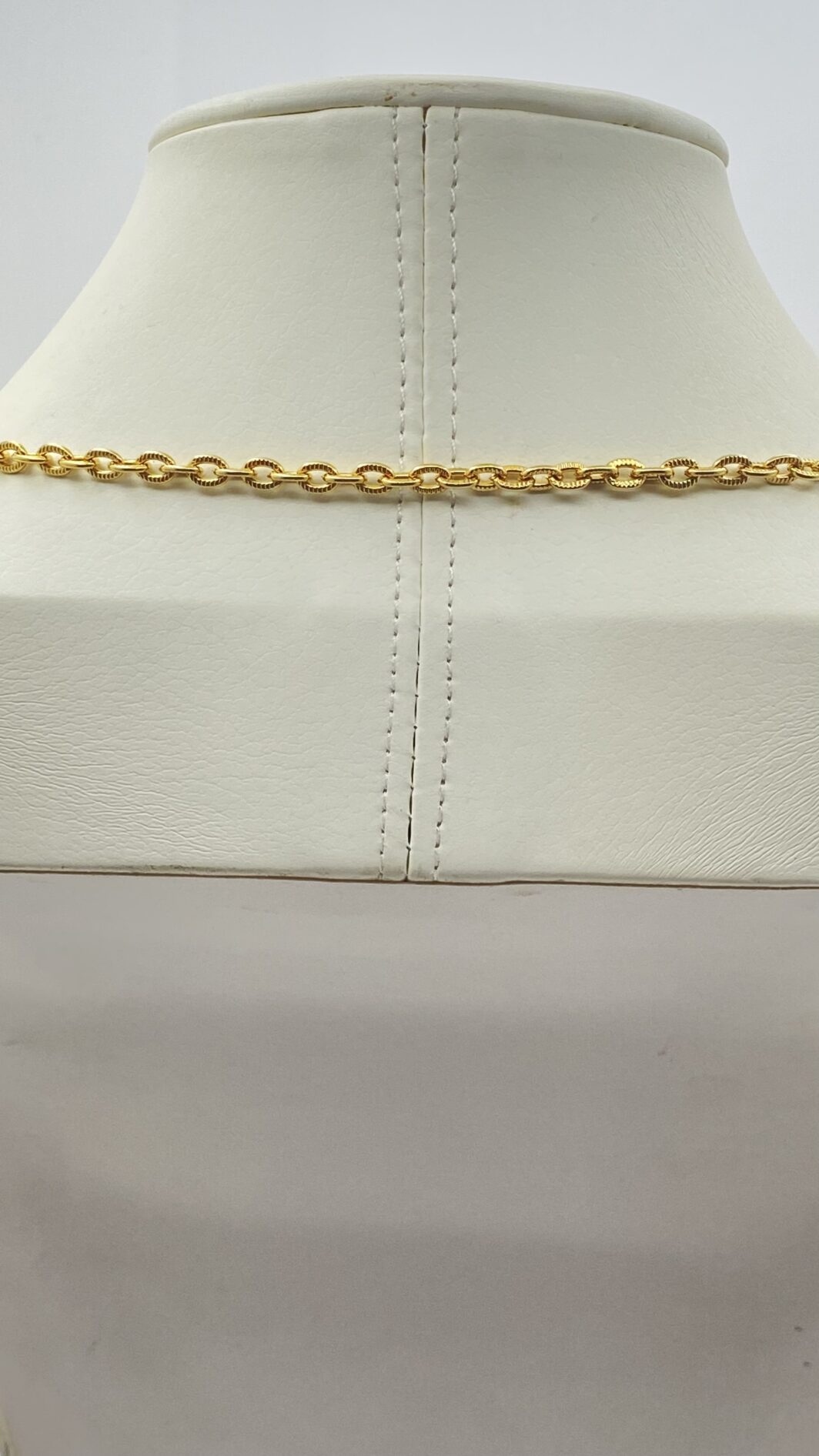 COLLANA ART DÉCO IN METALLO GOLDTONE CON GATTO IN AVORIO E CORALLO ROSSO. FRANCIA, PRIMA METÀ XX sec. - immagine 6