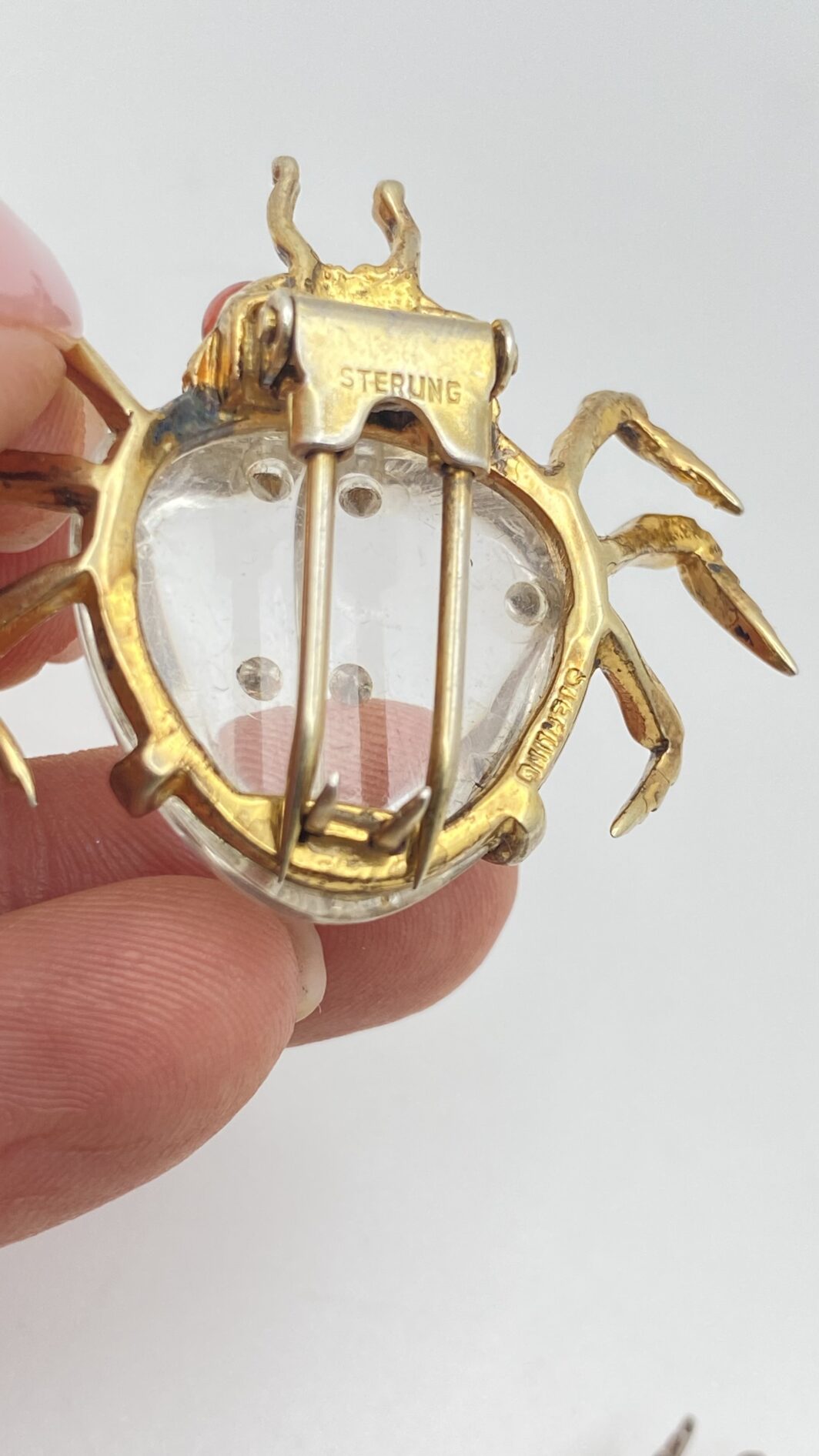 STRAORDINARIE SPILLE FIRMATE “CORO STERLING” A FORMA DI COCCINELLE “JELLY BELLY”. BIGIOTTERIA AMERICANA ANNI ‘40 - immagine 17