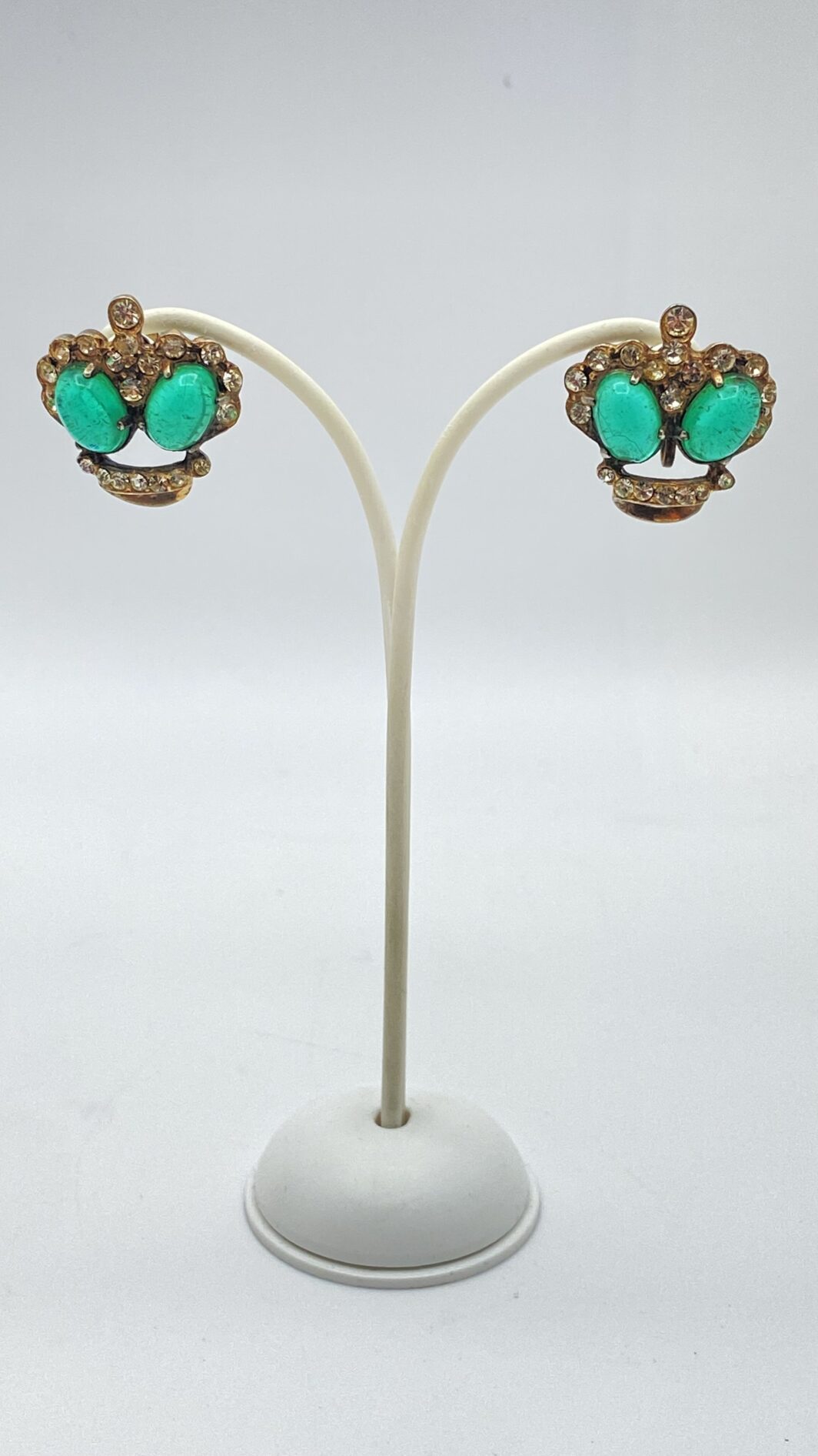 STRAORDINARIA DEMI PARURE FIRMATA “CORO STERLING” ANNI’40. CORONE REGALI CON STRASS E CABOCHON DI CRISTALLO. - immagine 6
