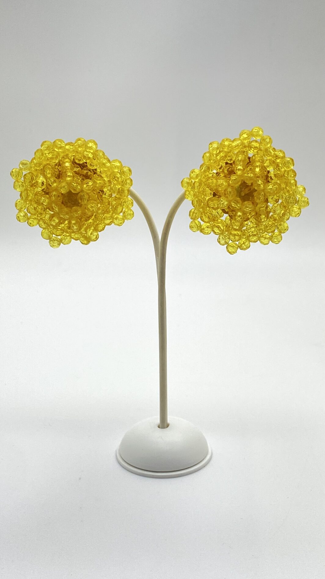 “UN RAGGIO DI SOLE DA INDOSSARE” – DEMI-PARURE IN PASTE DI VETRO E PERLE BIJOUX FIRMATA “GIULIANO FRATTI”. ITALIA, ANNI ’40 - immagine 3