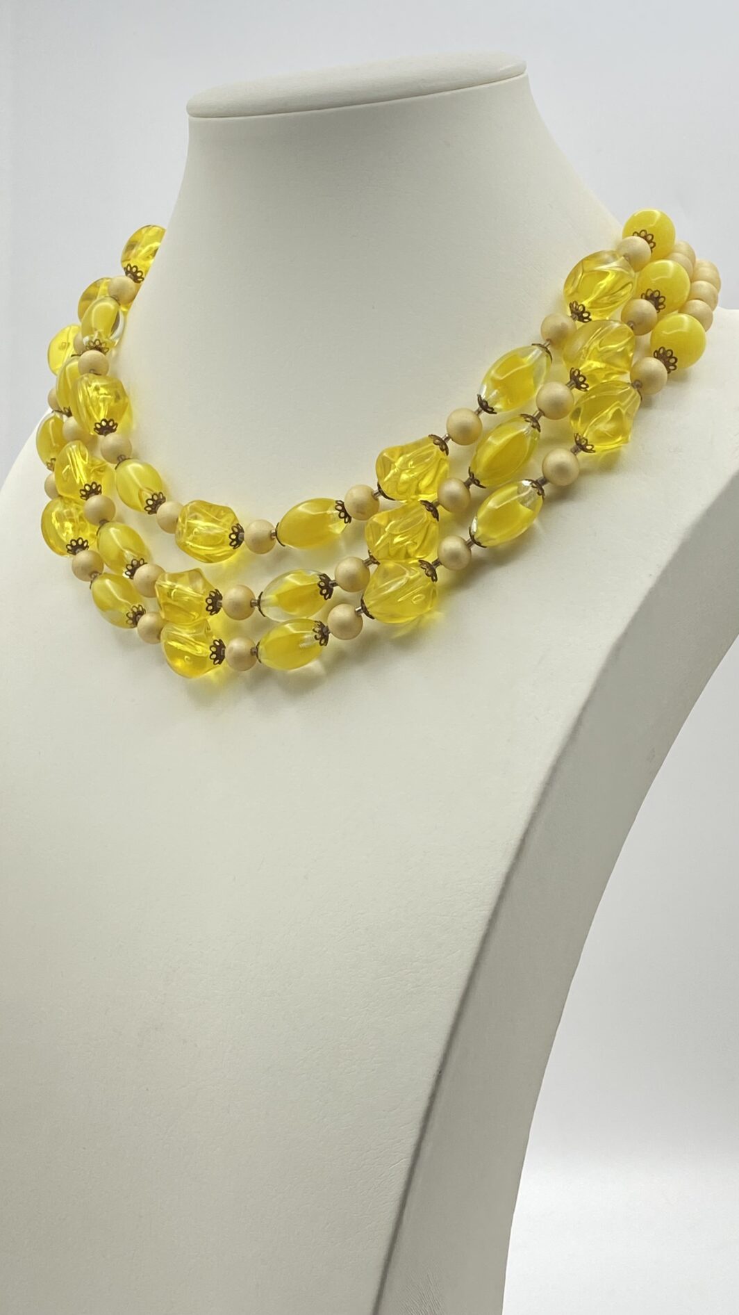 “UN RAGGIO DI SOLE DA INDOSSARE” – DEMI-PARURE IN PASTE DI VETRO E PERLE BIJOUX FIRMATA “GIULIANO FRATTI”. ITALIA, ANNI ’40 - immagine 7