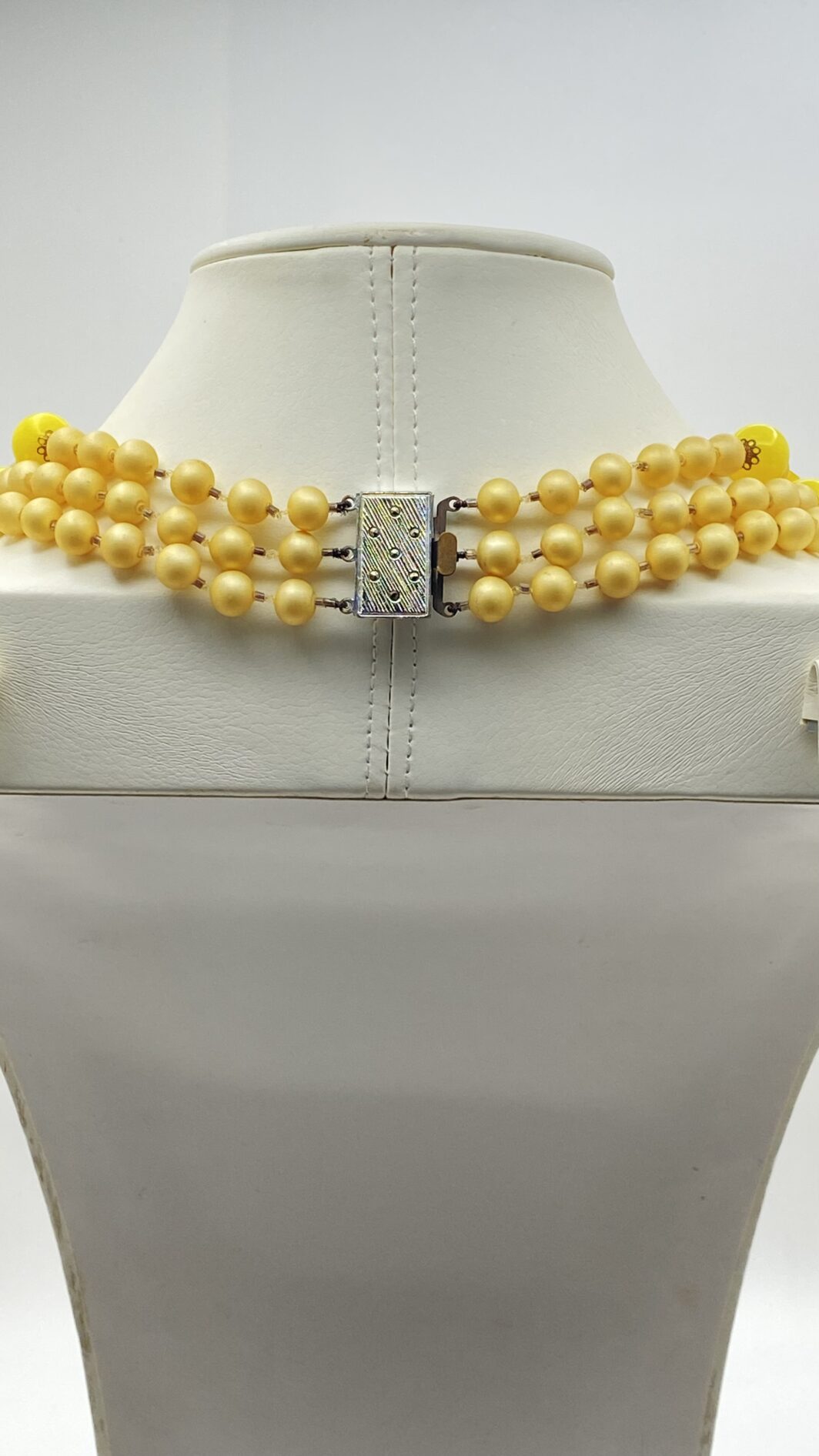 “UN RAGGIO DI SOLE DA INDOSSARE” – DEMI-PARURE IN PASTE DI VETRO E PERLE BIJOUX FIRMATA “GIULIANO FRATTI”. ITALIA, ANNI ’40 - immagine 10