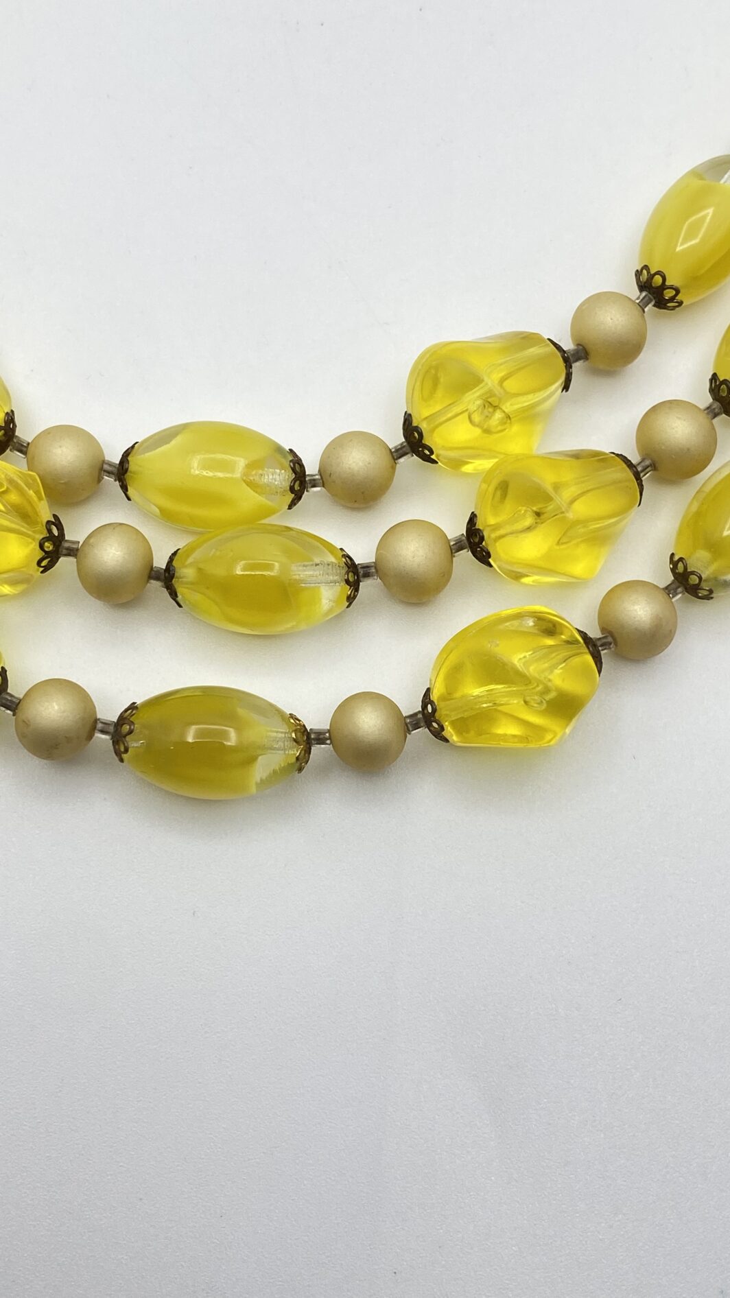 “UN RAGGIO DI SOLE DA INDOSSARE” – DEMI-PARURE IN PASTE DI VETRO E PERLE BIJOUX FIRMATA “GIULIANO FRATTI”. ITALIA, ANNI ’40 - immagine 12