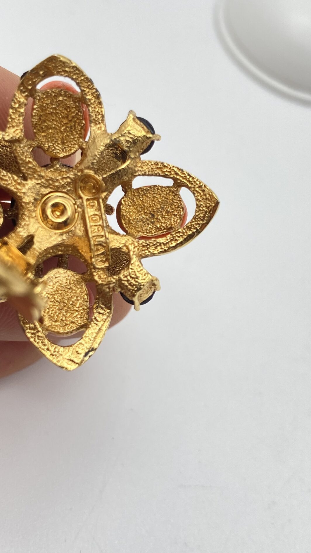 FIORI DI FUOCO: IL CORALLO E L’ONICE DELL’ALTA BIGIOTTERIA D’AUTORE, FIRMATA D’ORLAN - immagine 19