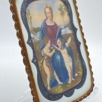 STRAORDINARIA MINIATURA SU AVORIO RAFFIGURANTE IL SUBLIME DIPINTO DELLA “MADONNA DEL CARDELINO” DEL CELEBRE MAESTRO ITALIANO RAFFAELLO SANZIO, CON RAFFINATA CORNICE IN VETRO DIPINTO E ORMOLU FINEMENTE SAGOMATO. ITALIA, SECONDA METÀ O FINE DEL XIX sec. - immagine 9