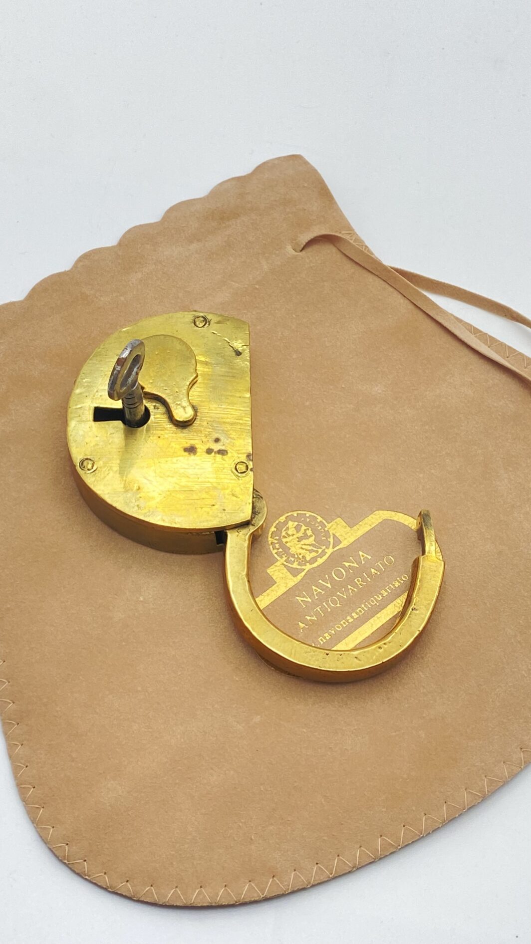 LUCCCHETTO VITTORIANO IN BRONZO CON CHIAVE ORIGINALE - immagine 8
