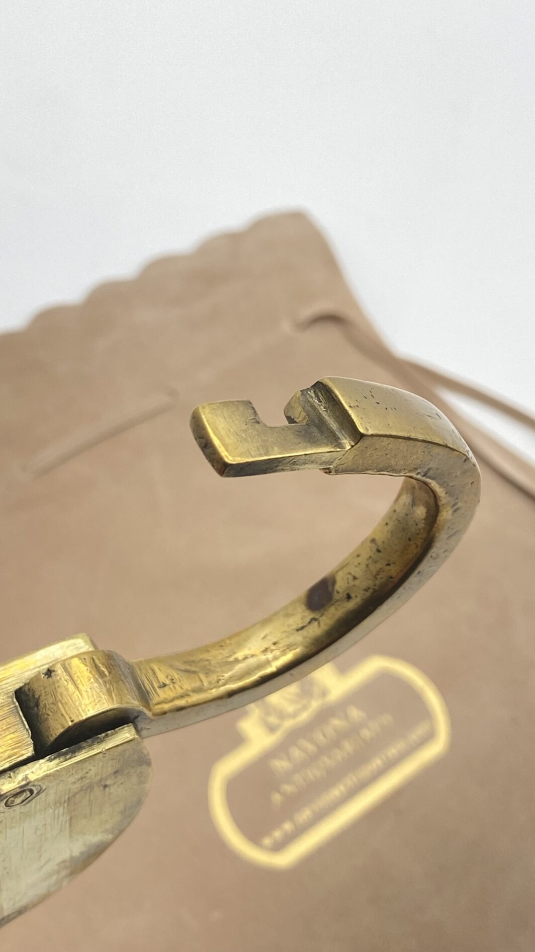 LUCCCHETTO VITTORIANO IN BRONZO CON CHIAVE ORIGINALE - immagine 6
