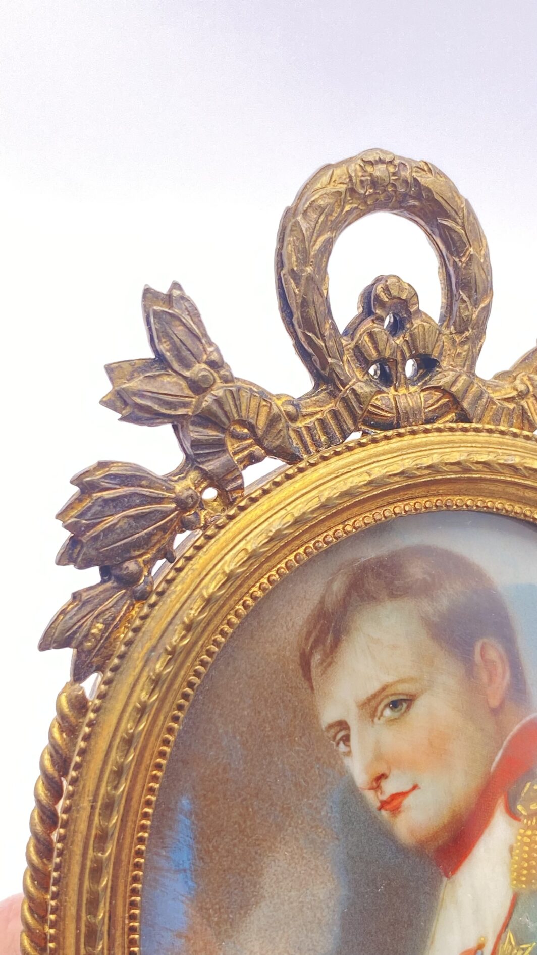 NAPOLEONE SU AVORIO STRAORDINARIA MINIATURA OVALE CON SPECCHIO ORIGINALE, XIX SECOLO. - immagine 8