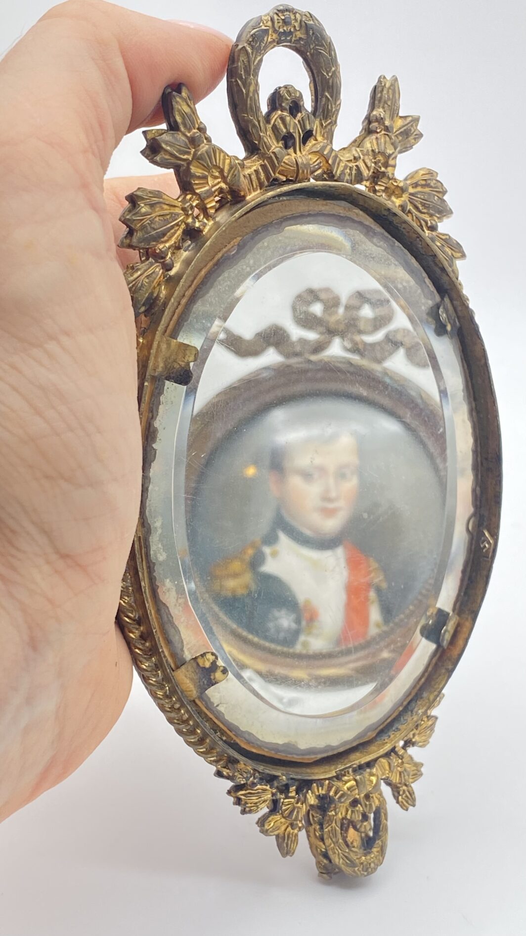 NAPOLEONE SU AVORIO STRAORDINARIA MINIATURA OVALE CON SPECCHIO ORIGINALE, XIX SECOLO. - immagine 3