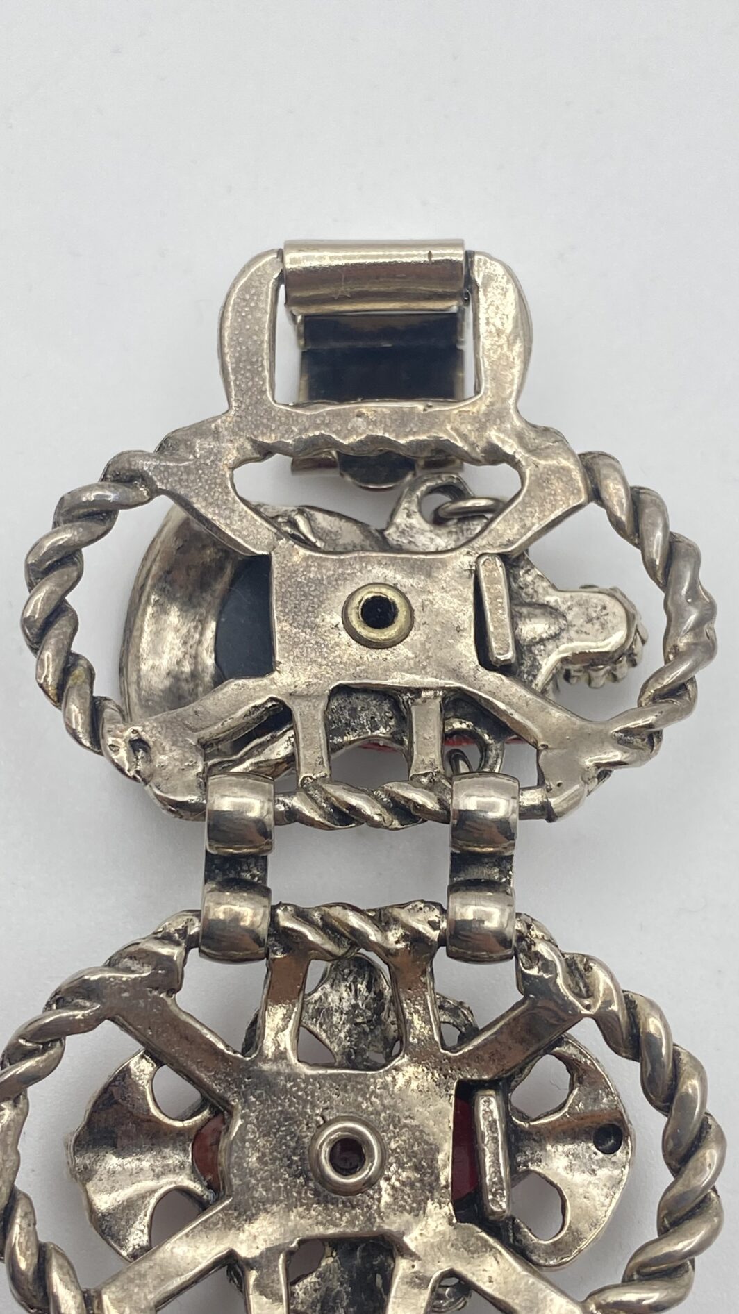 “REGINE D’ORIENTE” – DEMI PARURE SELRO ANNI ’50 IN BACHELITE, STRASS E PASTE DI VETRO. COLLEZIONE “SELRO SELINI”, USA ANNI ‘50. - immagine 18