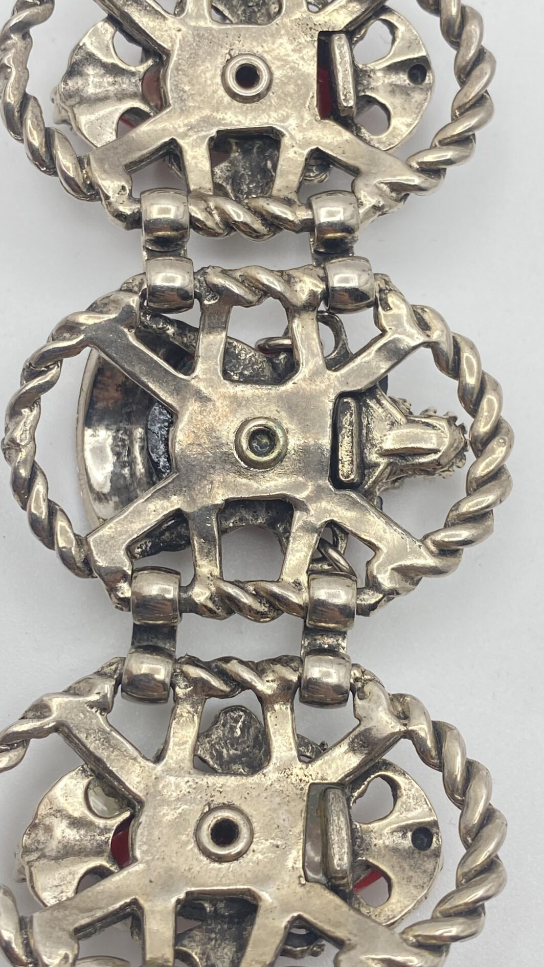 “REGINE D’ORIENTE” – DEMI PARURE SELRO ANNI ’50 IN BACHELITE, STRASS E PASTE DI VETRO. COLLEZIONE “SELRO SELINI”, USA ANNI ‘50. - immagine 16