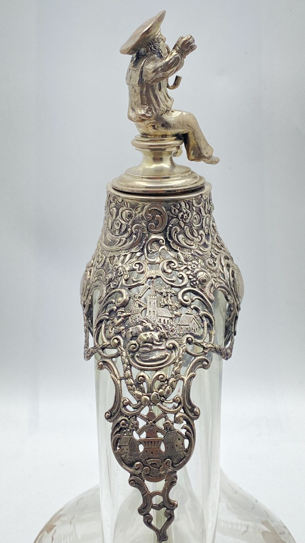 BOTTIGLIA DA LIQUORE IN CRISTALLO INTAGLIATO E ARGENTO, GERMANIA XIX SECOLO, RAFFINATA OPERA DECORATIVA DAL FASCINO CONTADINO - immagine 19