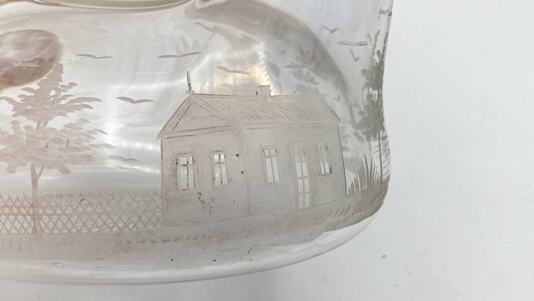 BOTTIGLIA DA LIQUORE IN CRISTALLO INTAGLIATO E ARGENTO, GERMANIA XIX SECOLO, RAFFINATA OPERA DECORATIVA DAL FASCINO CONTADINO - immagine 12