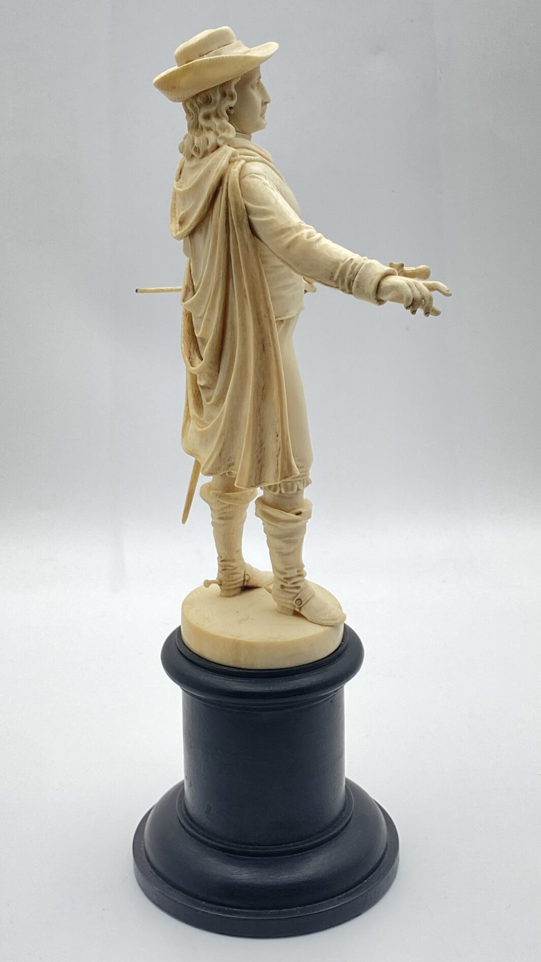 SCULTURA IN AVORIO CON BASE IN LEGNO EBANIZZATO, FRANCIA DIEPPE XVIII SECOLO, CAPOLAVORO MUSEALE DI SCULTURA SETTECENTESCA - immagine 18