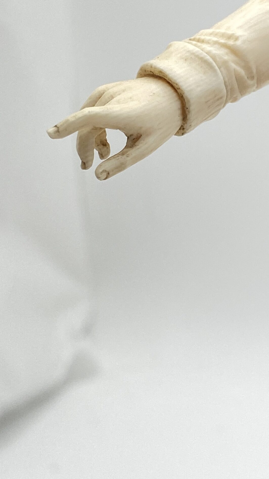 SCULTURA IN AVORIO CON BASE IN LEGNO EBANIZZATO, FRANCIA DIEPPE XVIII SECOLO, CAPOLAVORO MUSEALE DI SCULTURA SETTECENTESCA - immagine 17