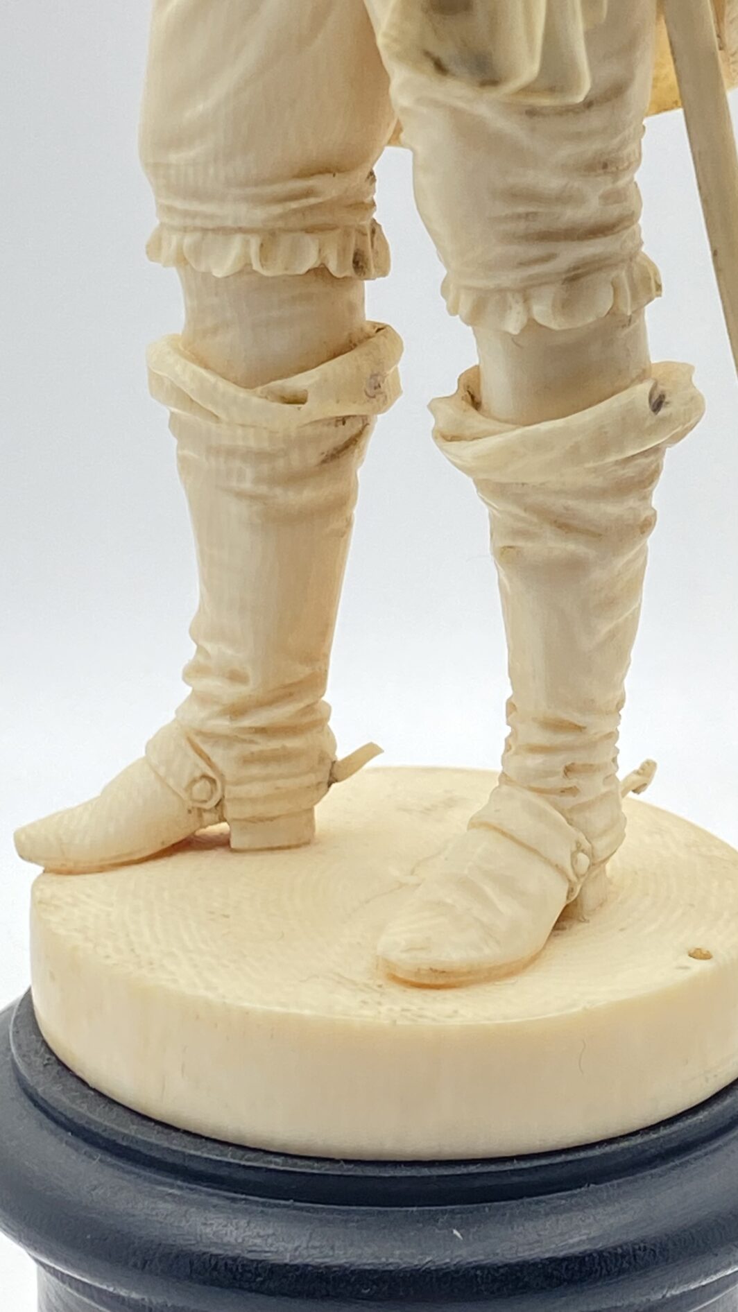 SCULTURA IN AVORIO CON BASE IN LEGNO EBANIZZATO, FRANCIA DIEPPE XVIII SECOLO, CAPOLAVORO MUSEALE DI SCULTURA SETTECENTESCA - immagine 14