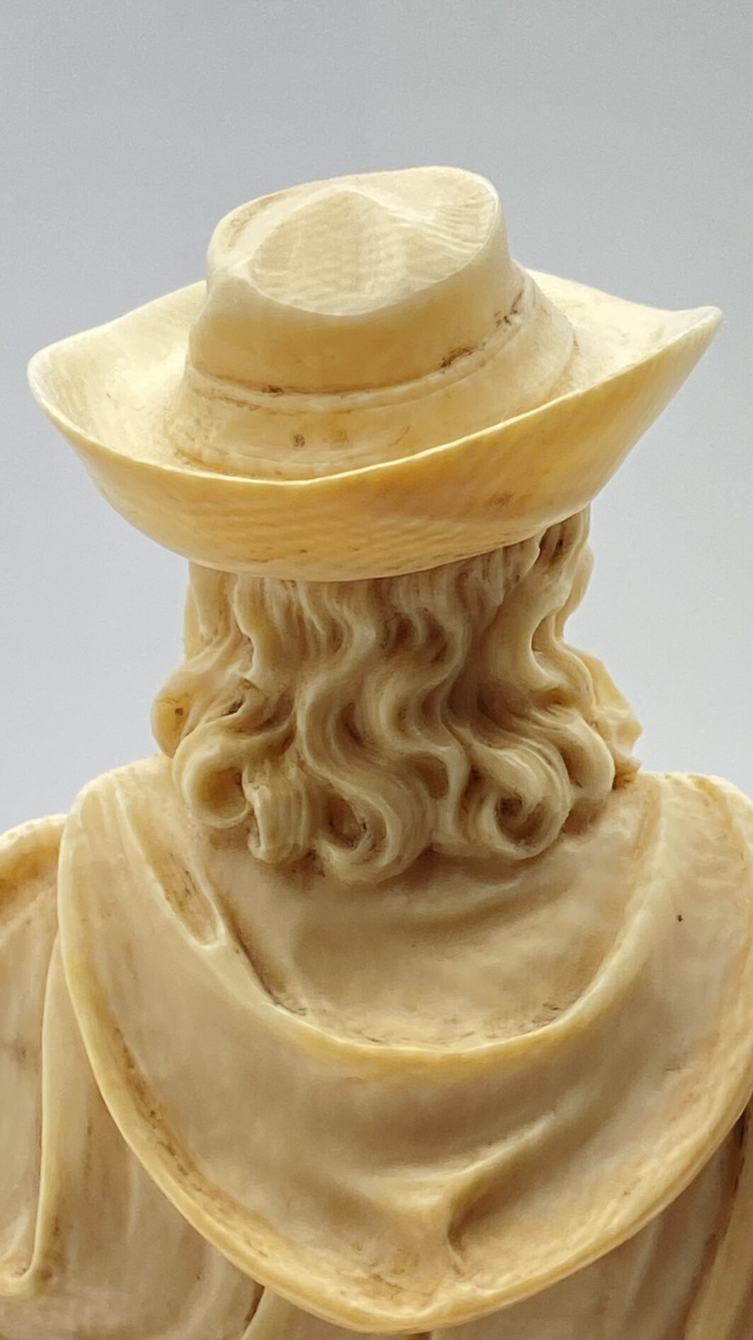 SCULTURA IN AVORIO CON BASE IN LEGNO EBANIZZATO, FRANCIA DIEPPE XVIII SECOLO, CAPOLAVORO MUSEALE DI SCULTURA SETTECENTESCA - immagine 10