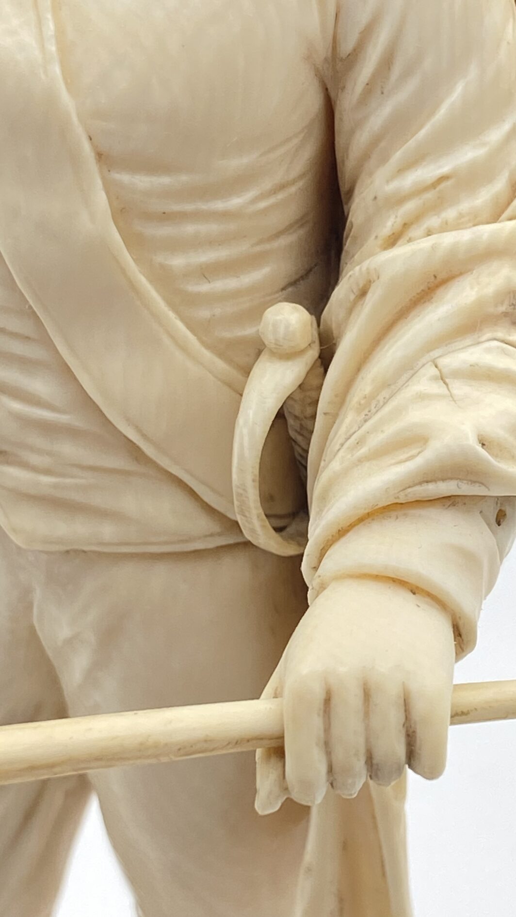 SCULTURA IN AVORIO CON BASE IN LEGNO EBANIZZATO, FRANCIA DIEPPE XVIII SECOLO, CAPOLAVORO MUSEALE DI SCULTURA SETTECENTESCA - immagine 6