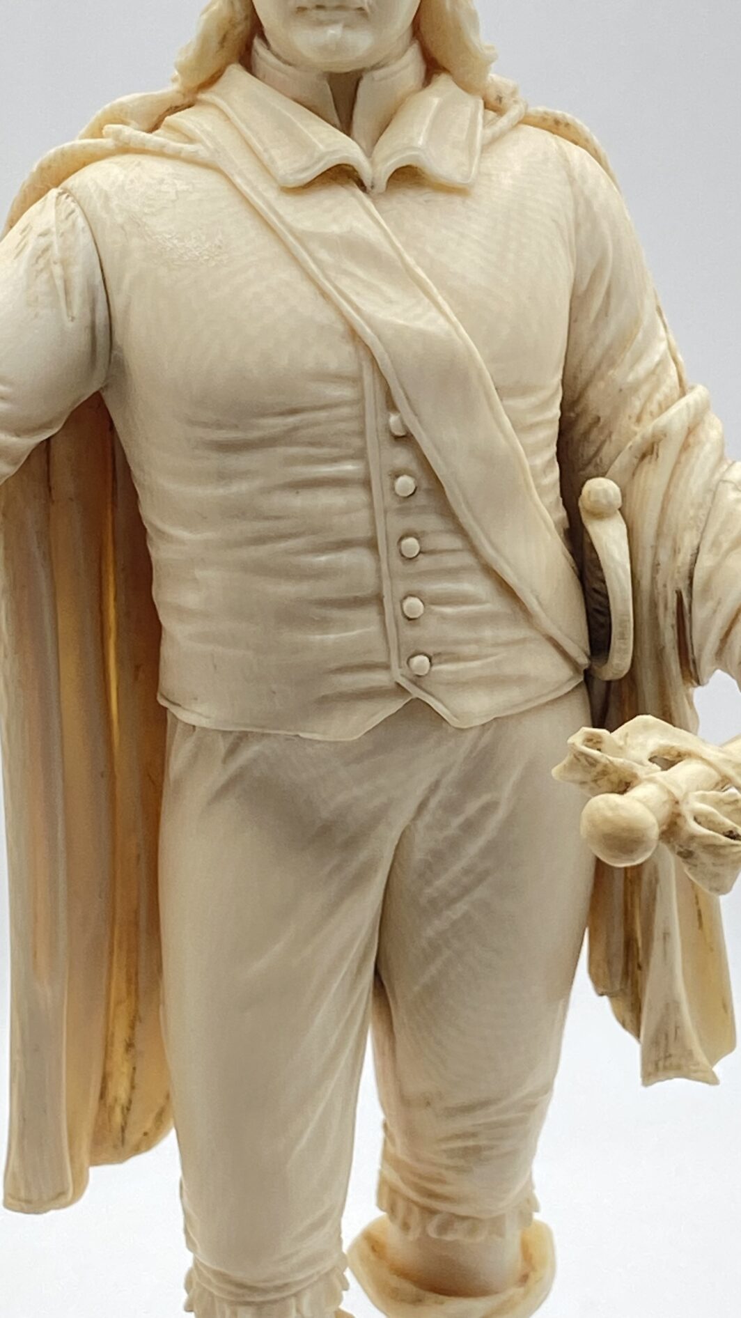 SCULTURA IN AVORIO CON BASE IN LEGNO EBANIZZATO, FRANCIA DIEPPE XVIII SECOLO, CAPOLAVORO MUSEALE DI SCULTURA SETTECENTESCA - immagine 3