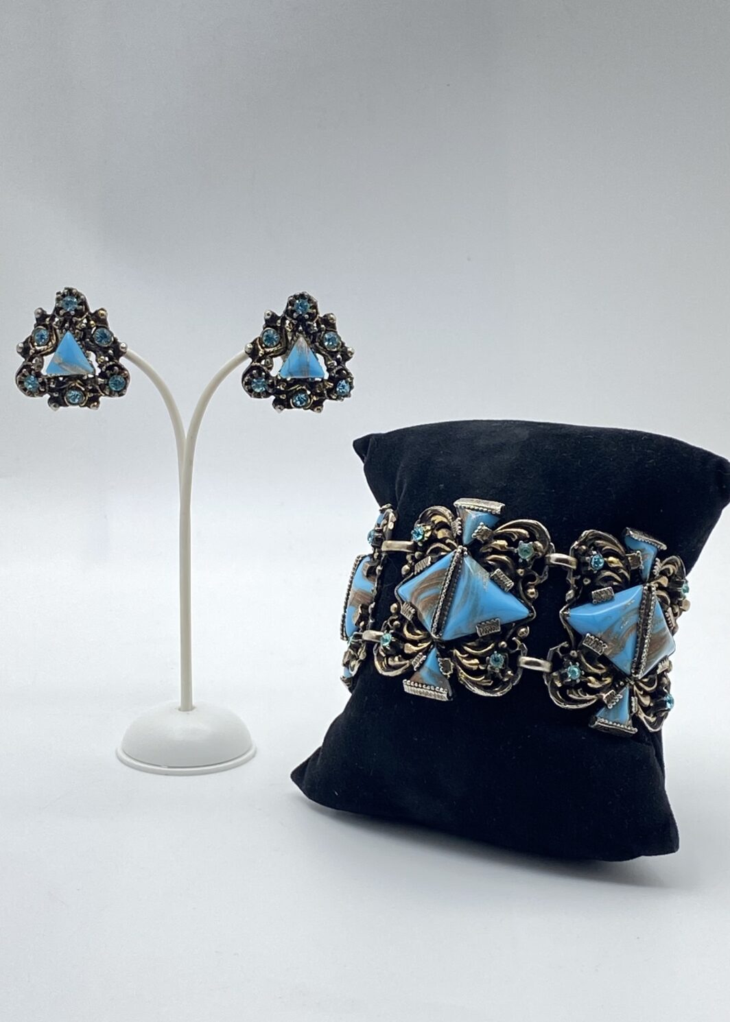 PARURE SELRO  VINTAGE – UN TRIONFO DI TURCHESE, STRASS E MAESTRIA AMERICANA ANNI’40