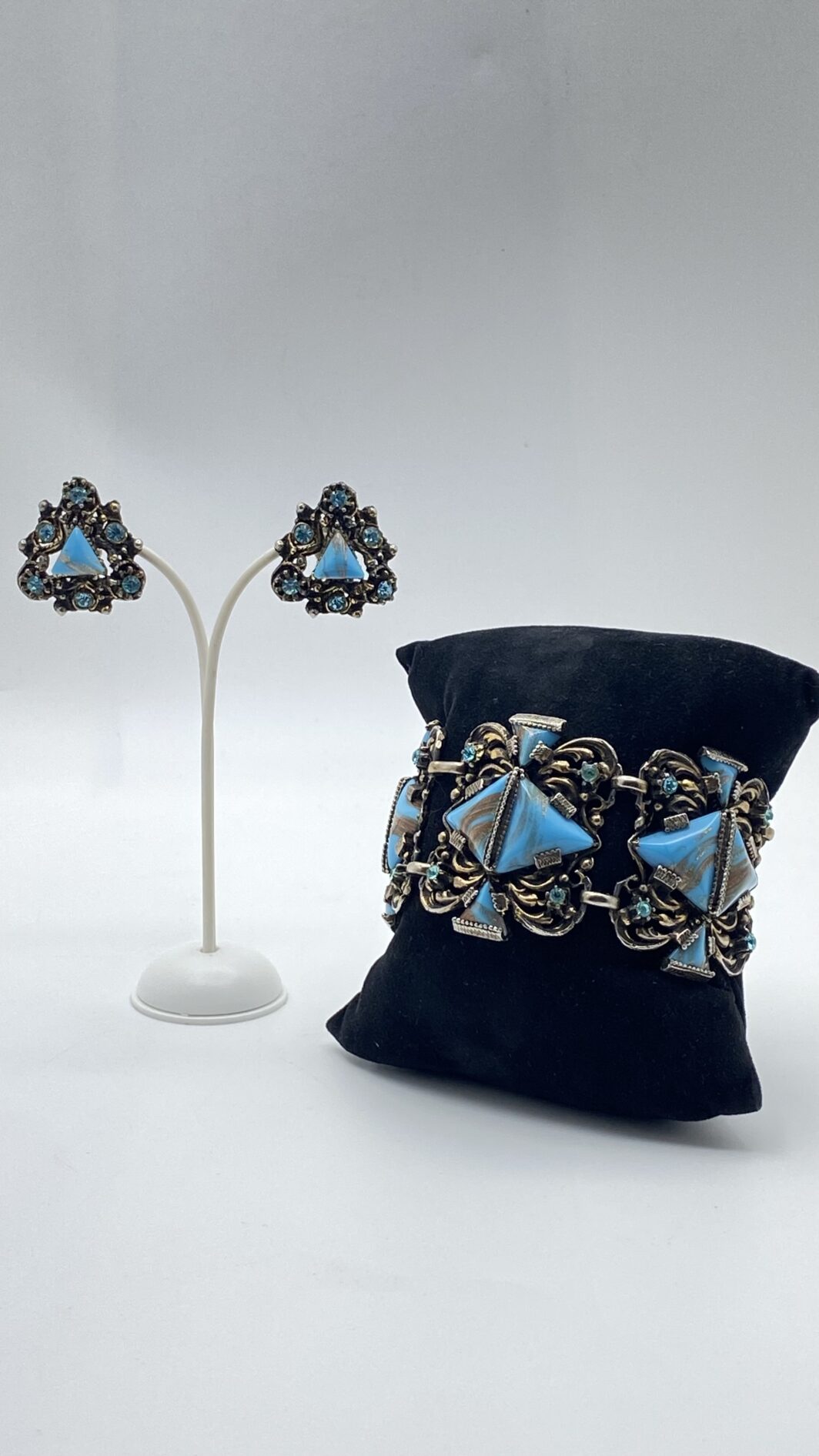 PARURE SELRO  VINTAGE – UN TRIONFO DI TURCHESE, STRASS E MAESTRIA AMERICANA ANNI’40