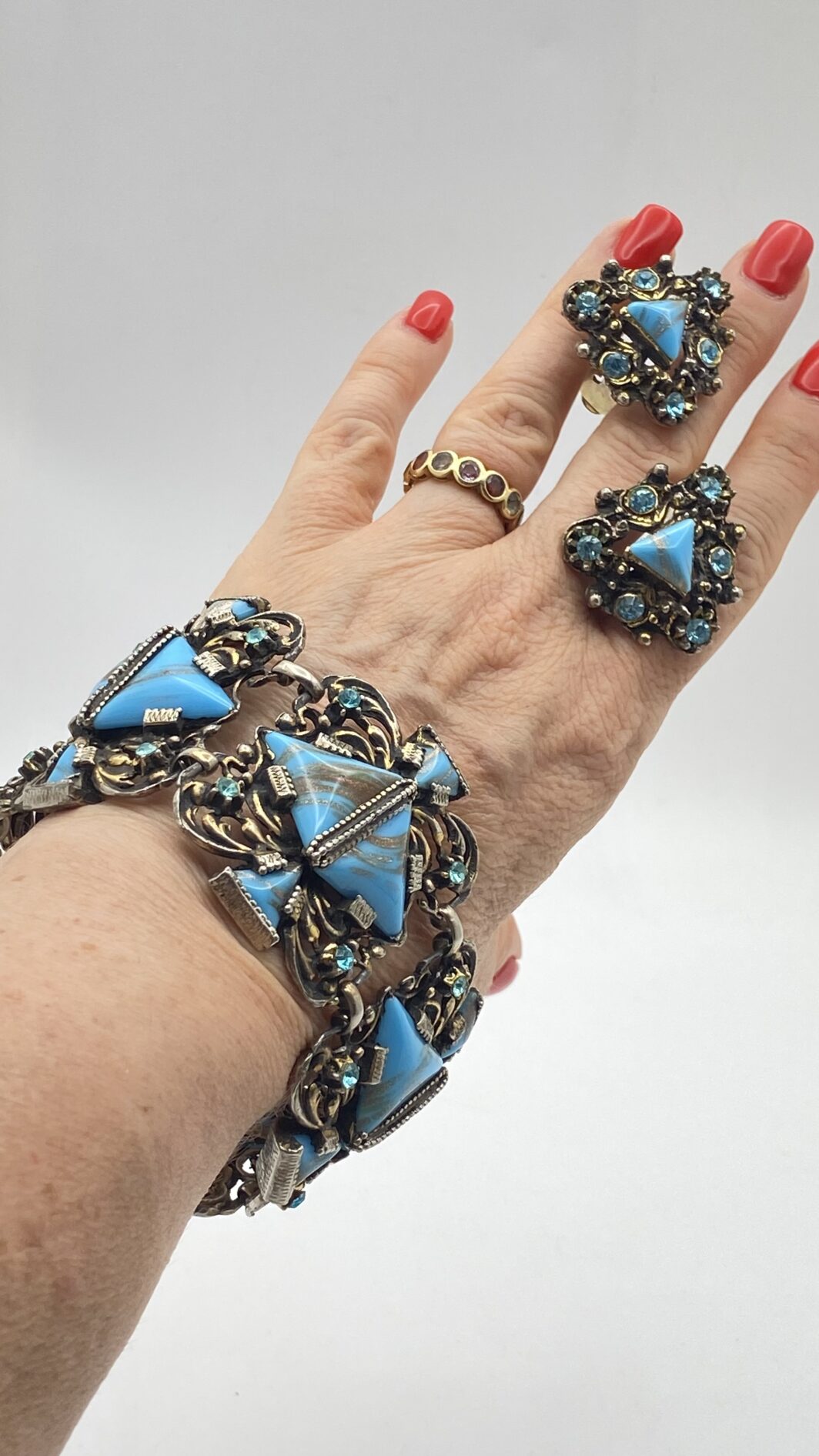 PARURE SELRO  VINTAGE – UN TRIONFO DI TURCHESE, STRASS E MAESTRIA AMERICANA ANNI’40 - immagine 26