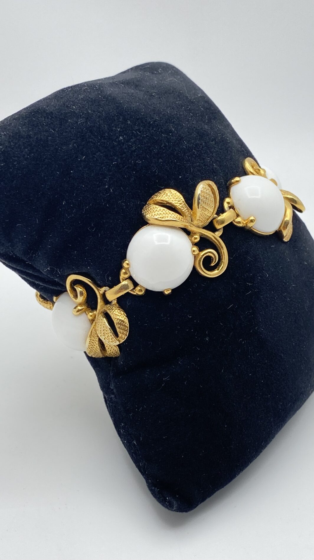 RARISSIMO BRACCIALE FIRMATO SCHIAPARELLI ,VINTAGE – UN’ICONA RARISSIMA DI ELEGANZA E DESIGN STORICO ANNI’40. - immagine 4