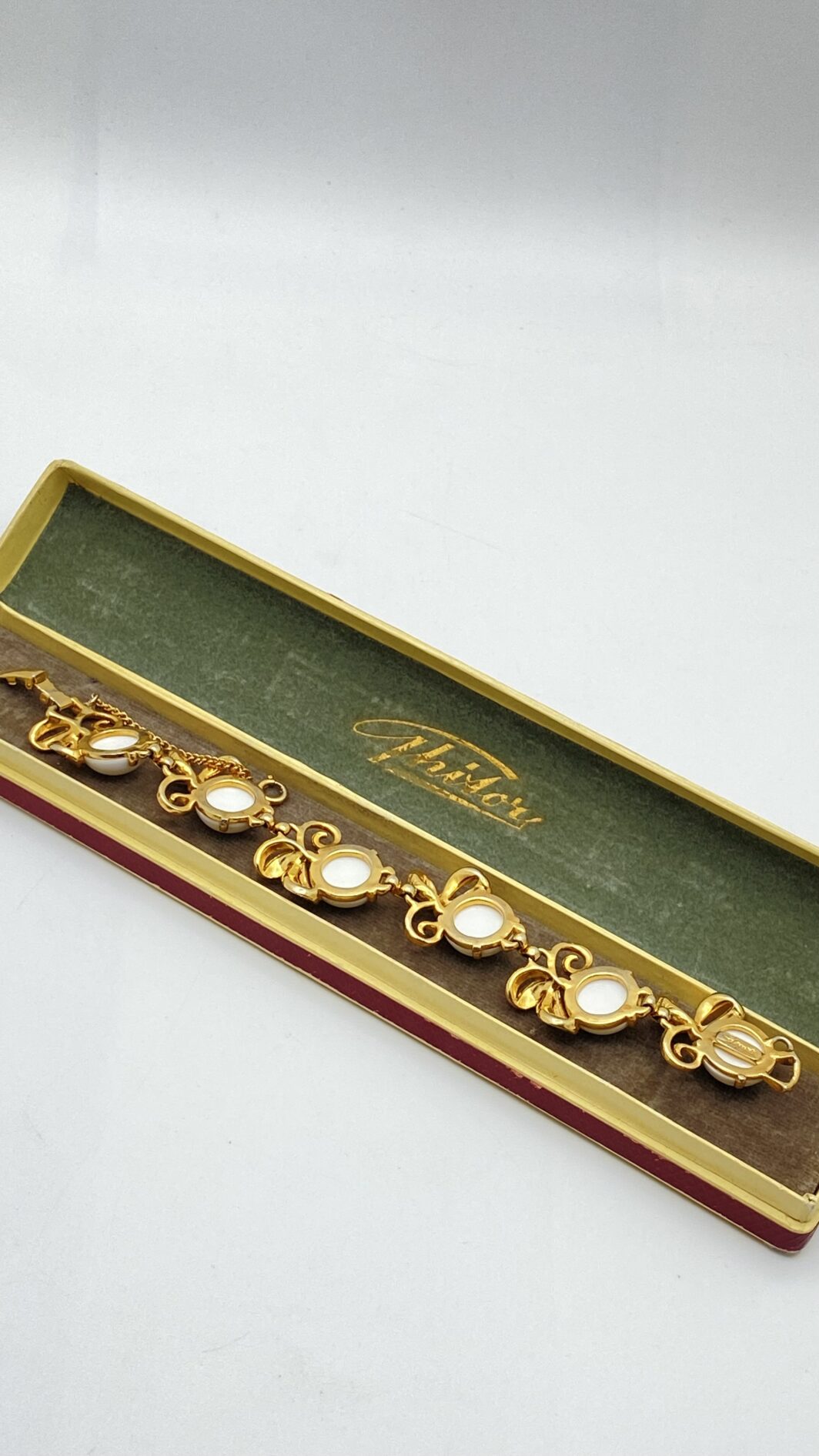 RARISSIMO BRACCIALE FIRMATO SCHIAPARELLI ,VINTAGE – UN’ICONA RARISSIMA DI ELEGANZA E DESIGN STORICO ANNI’40. - immagine 10