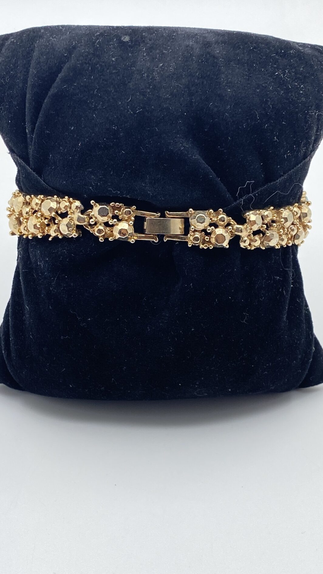 DANZA DI LIBELLULE IN METALLO GOLD TONE E CRISTALLI COLOR TOPAZIO BLUE LONDON – DEMI-PARURE ANNI ’70/’80 FIRMATA B.R. - immagine 11