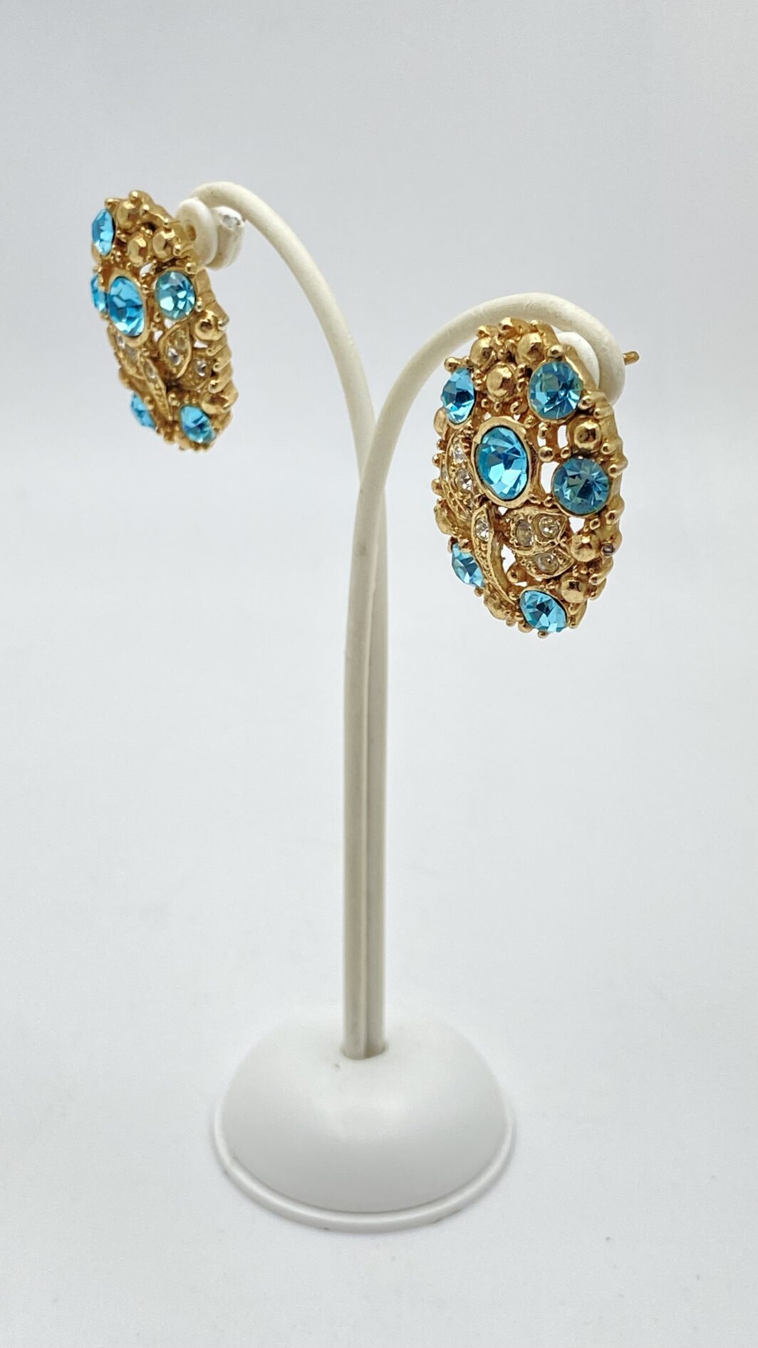 DANZA DI LIBELLULE IN METALLO GOLD TONE E CRISTALLI COLOR TOPAZIO BLUE LONDON – DEMI-PARURE ANNI ’70/’80 FIRMATA B.R. - immagine 16