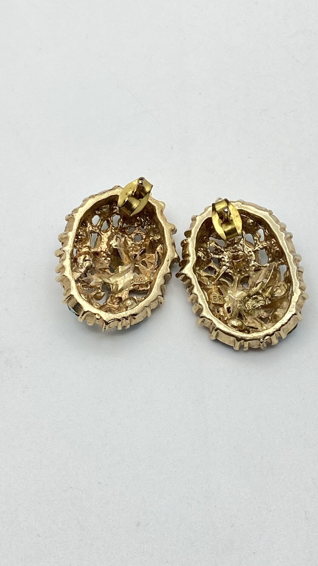 DANZA DI LIBELLULE IN METALLO GOLD TONE E CRISTALLI COLOR TOPAZIO BLUE LONDON – DEMI-PARURE ANNI ’70/’80 FIRMATA B.R. - immagine 20